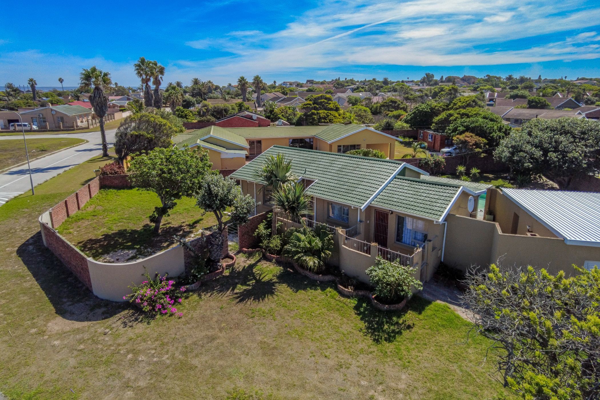 3 Bedroom Singlestorey House For Sale Bluewater Bay (Port Elizabeth