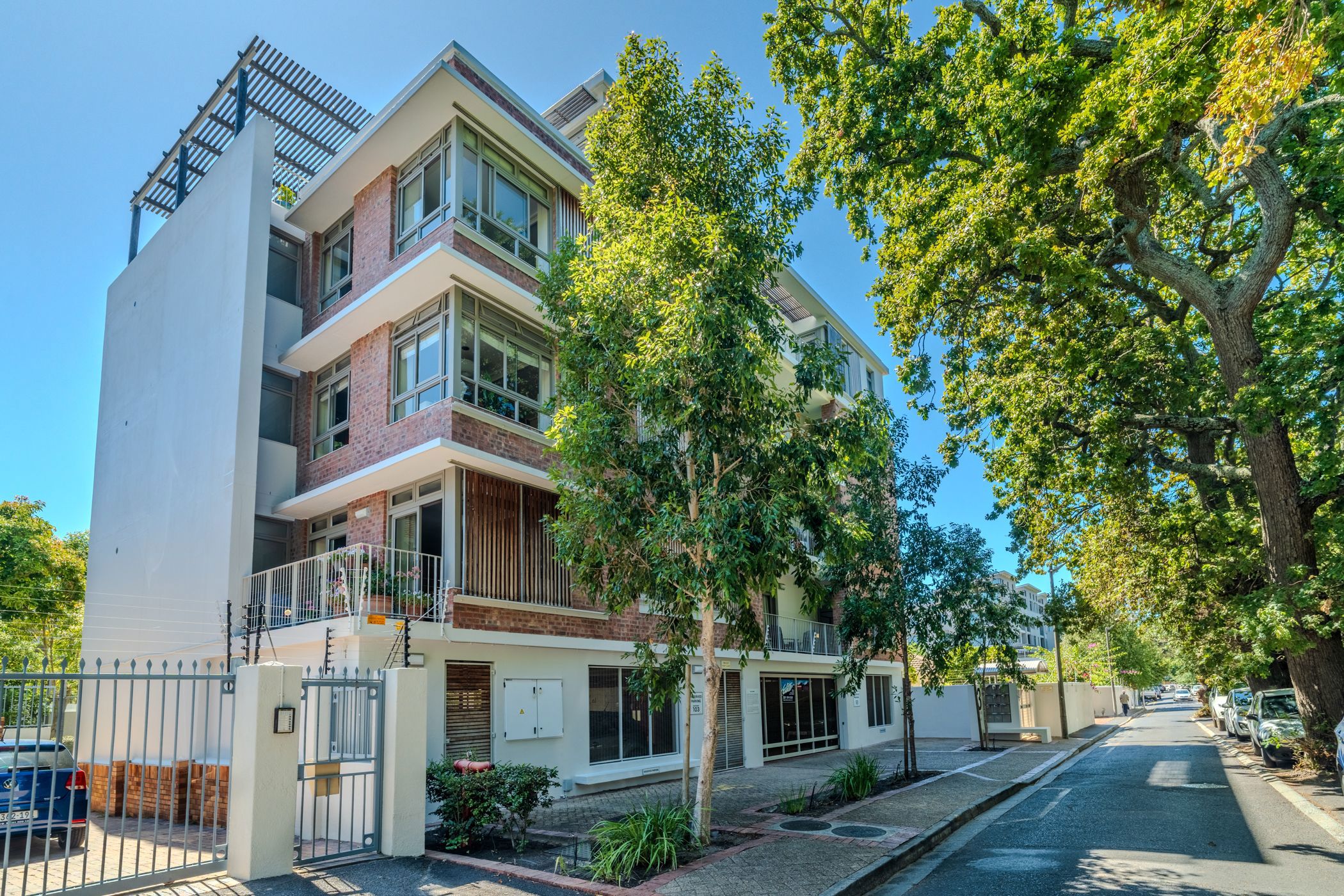 2 bedroom apartment for sale in Claremont Upper