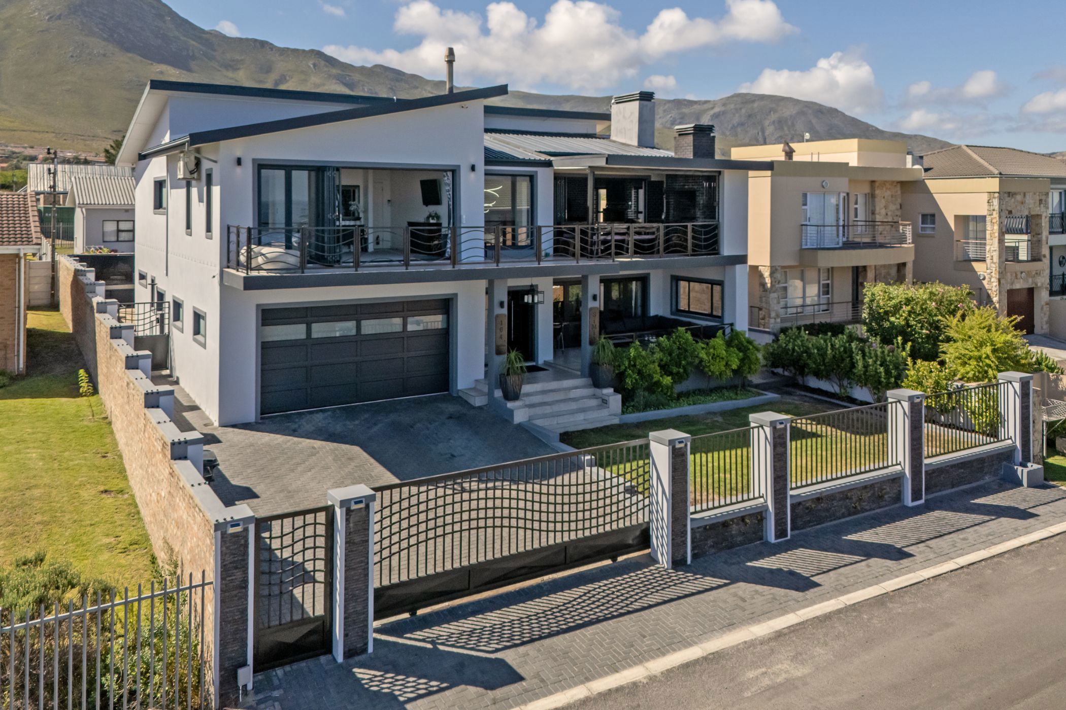 5 bedroom house for sale in Kleinmond