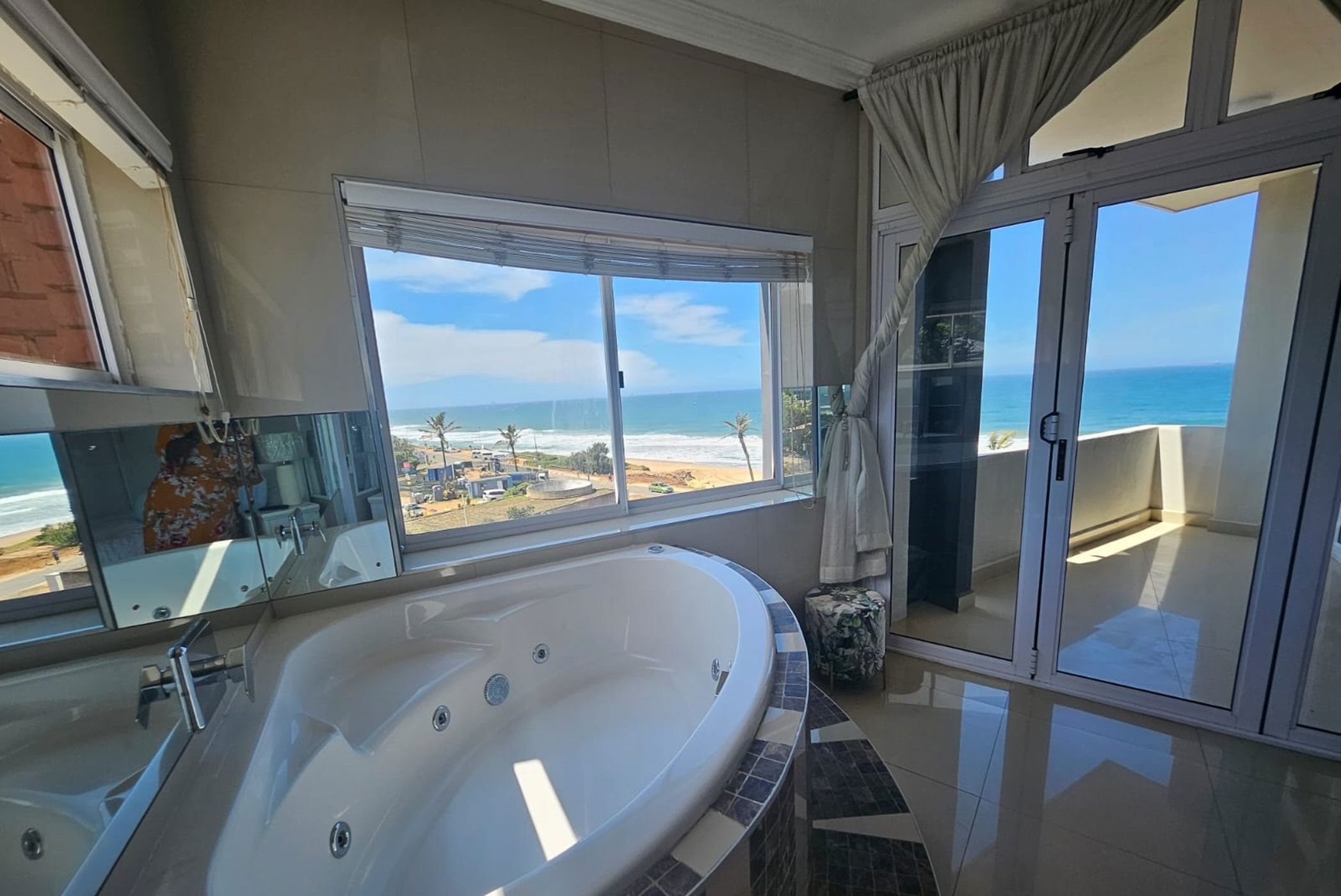 2 bedroom apartment to rent in Umdloti Beach