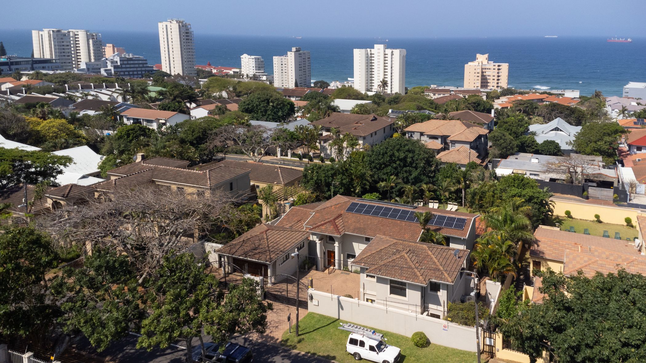 8 guest room guesthouse for sale in uMhlanga Rocks