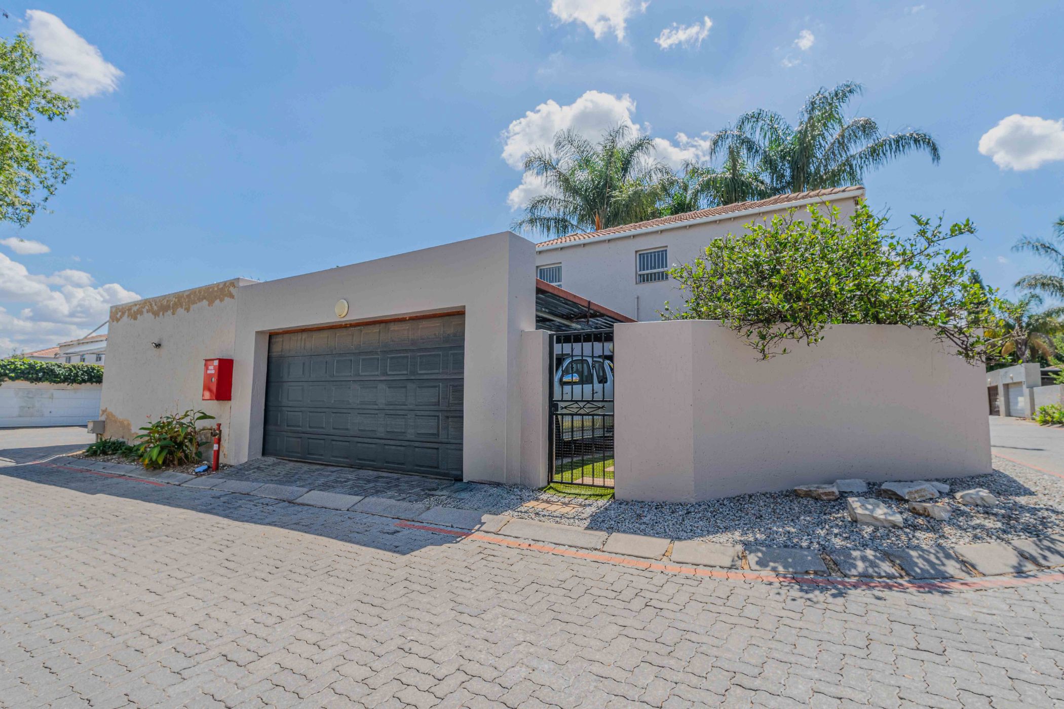 2 Bedroom Cluster House For Sale Sunninghill FW1661625 Pam