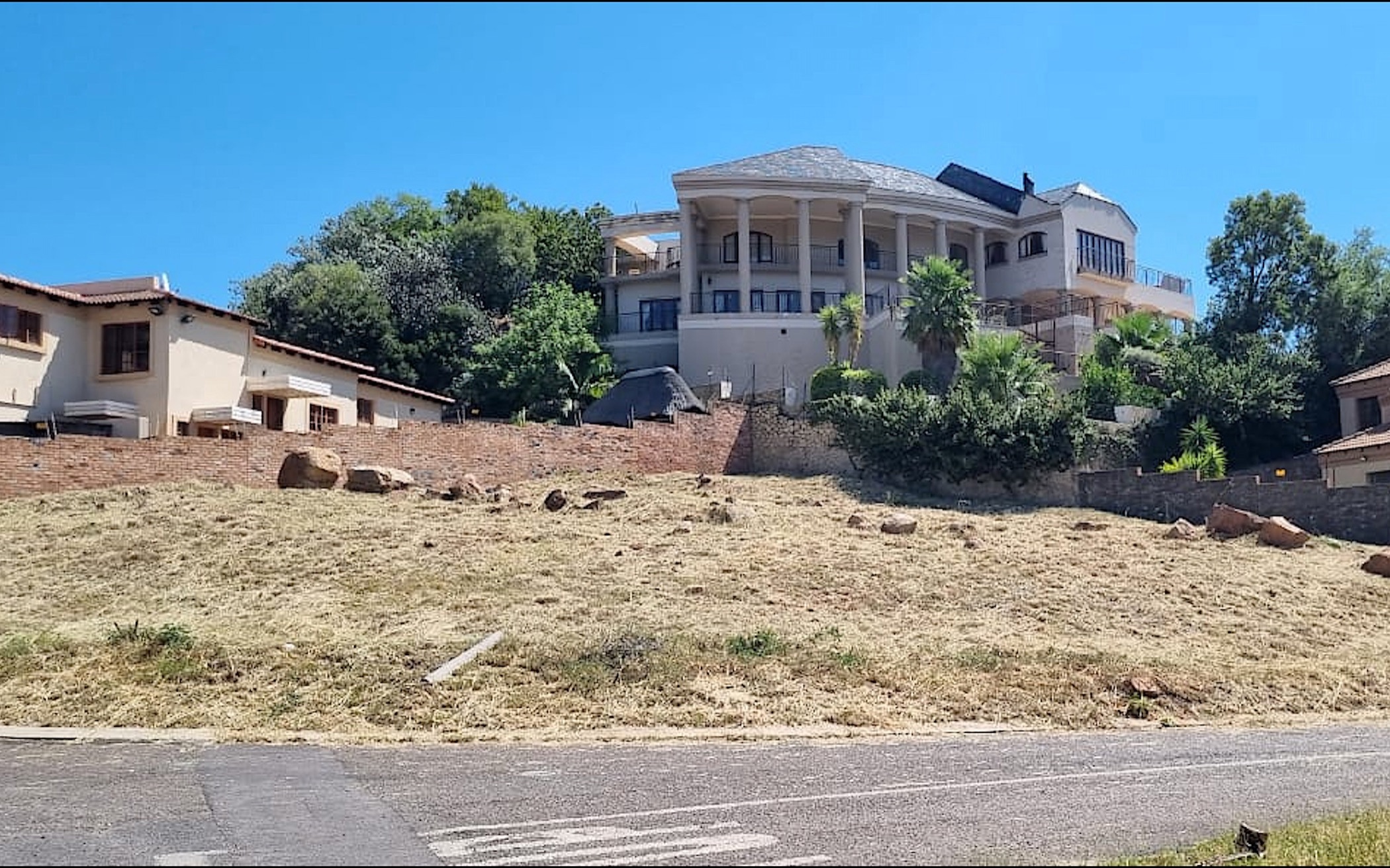 1049 m&sup2; vacant land for sale in Safari Gardens