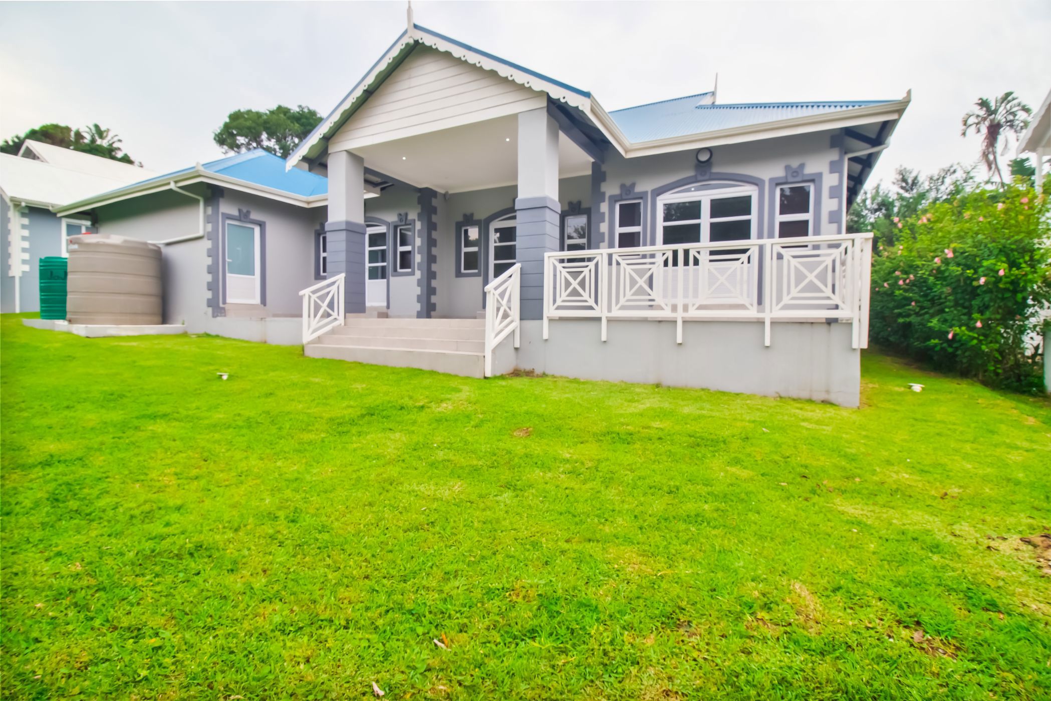 3 bedroom house for sale in Port Edward