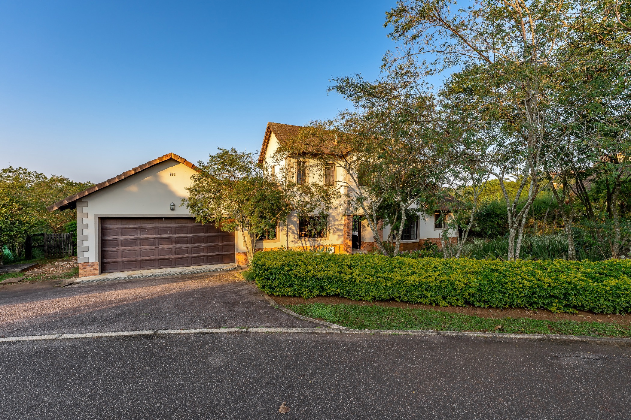 4 bedroom house for sale in Clifton Hill Estate