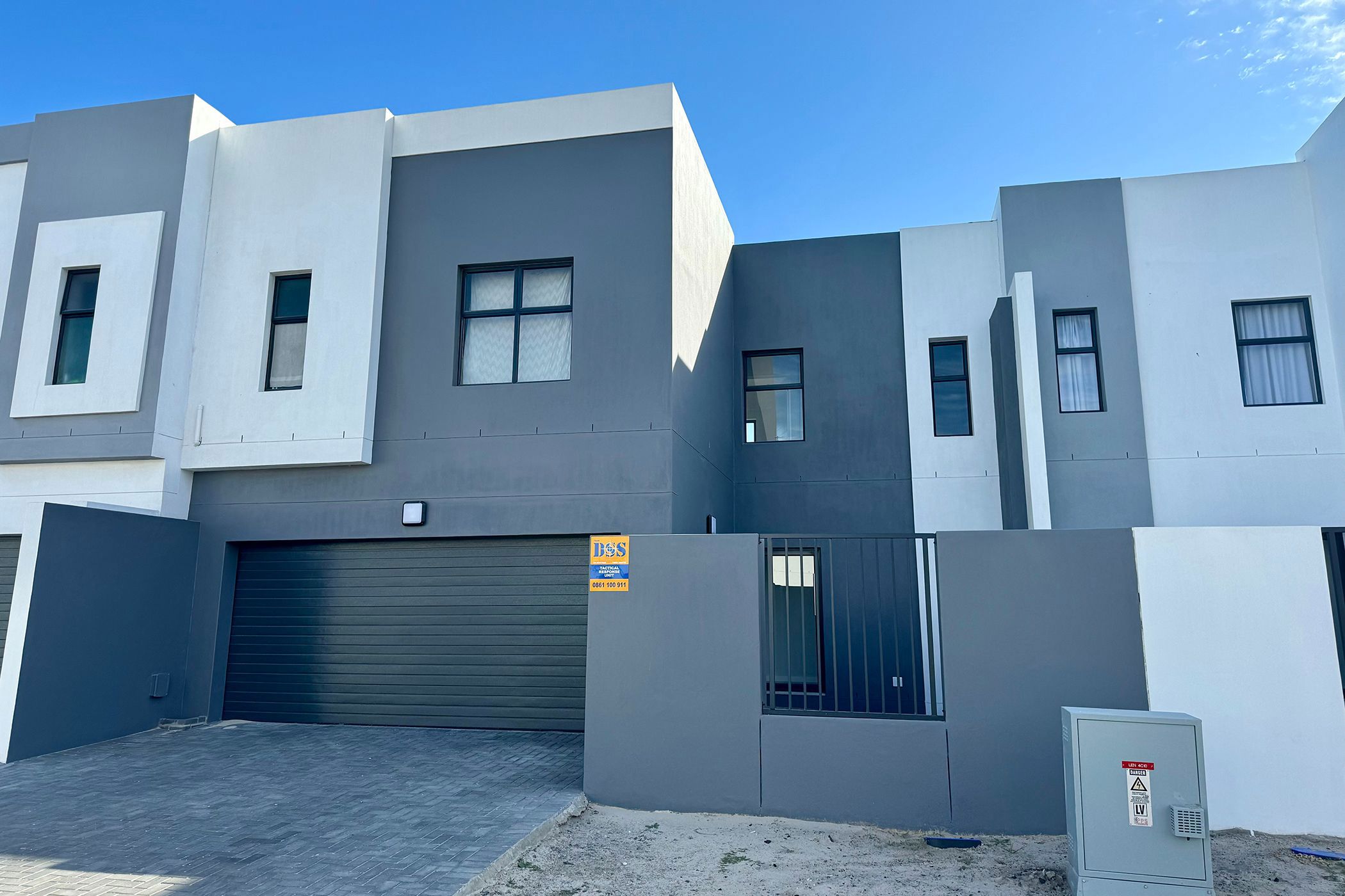 3 Bedroom Doublestorey House For Sale Sandown (Blouberg