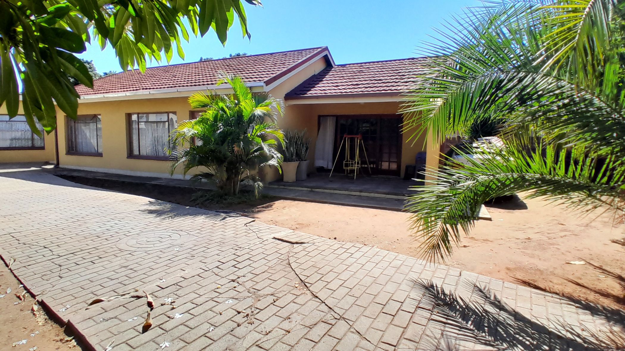 3 bedroom house for sale in Oos Einde (Rustenburg)