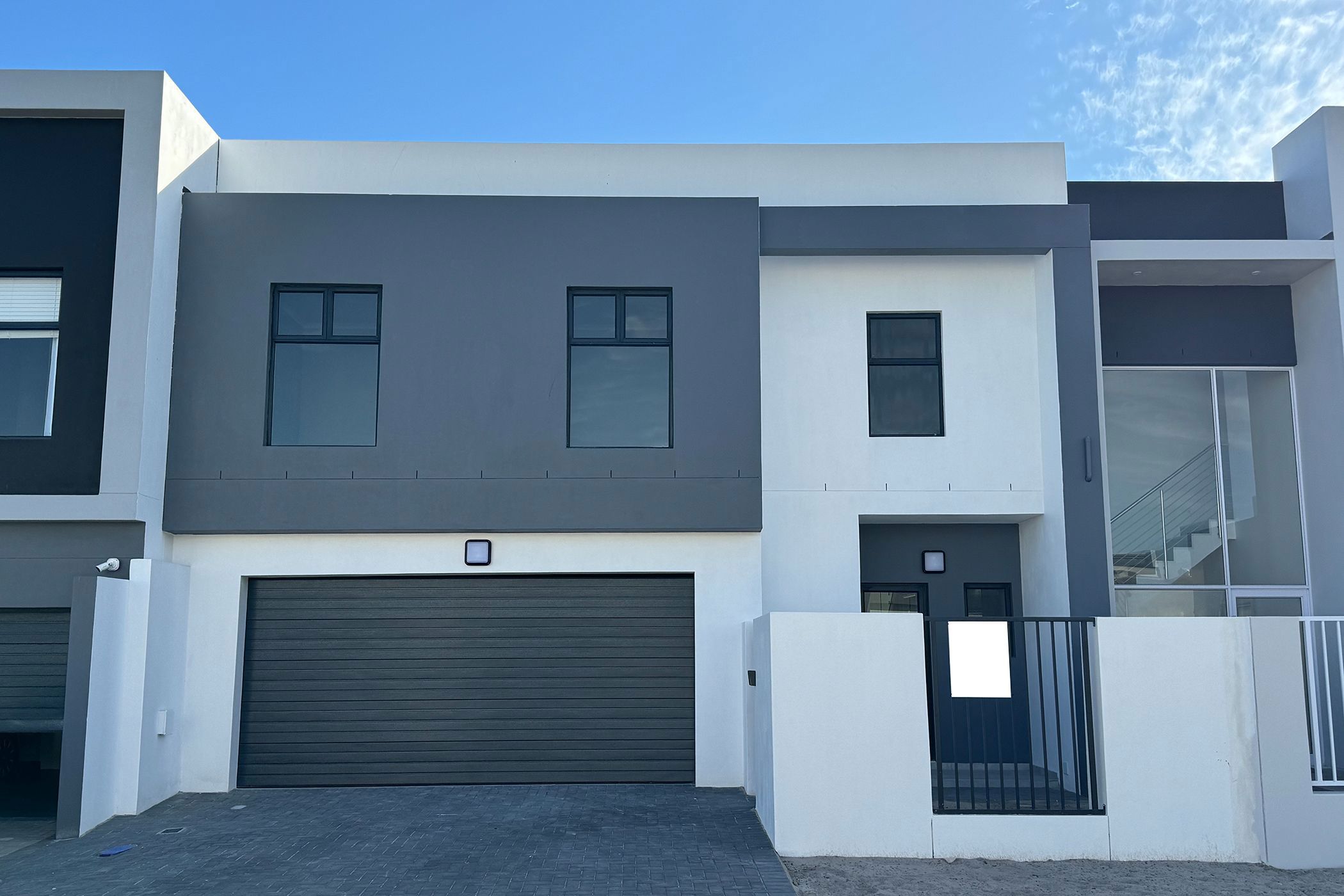 3 Bedroom Doublestorey House For Sale Sandown (Blouberg