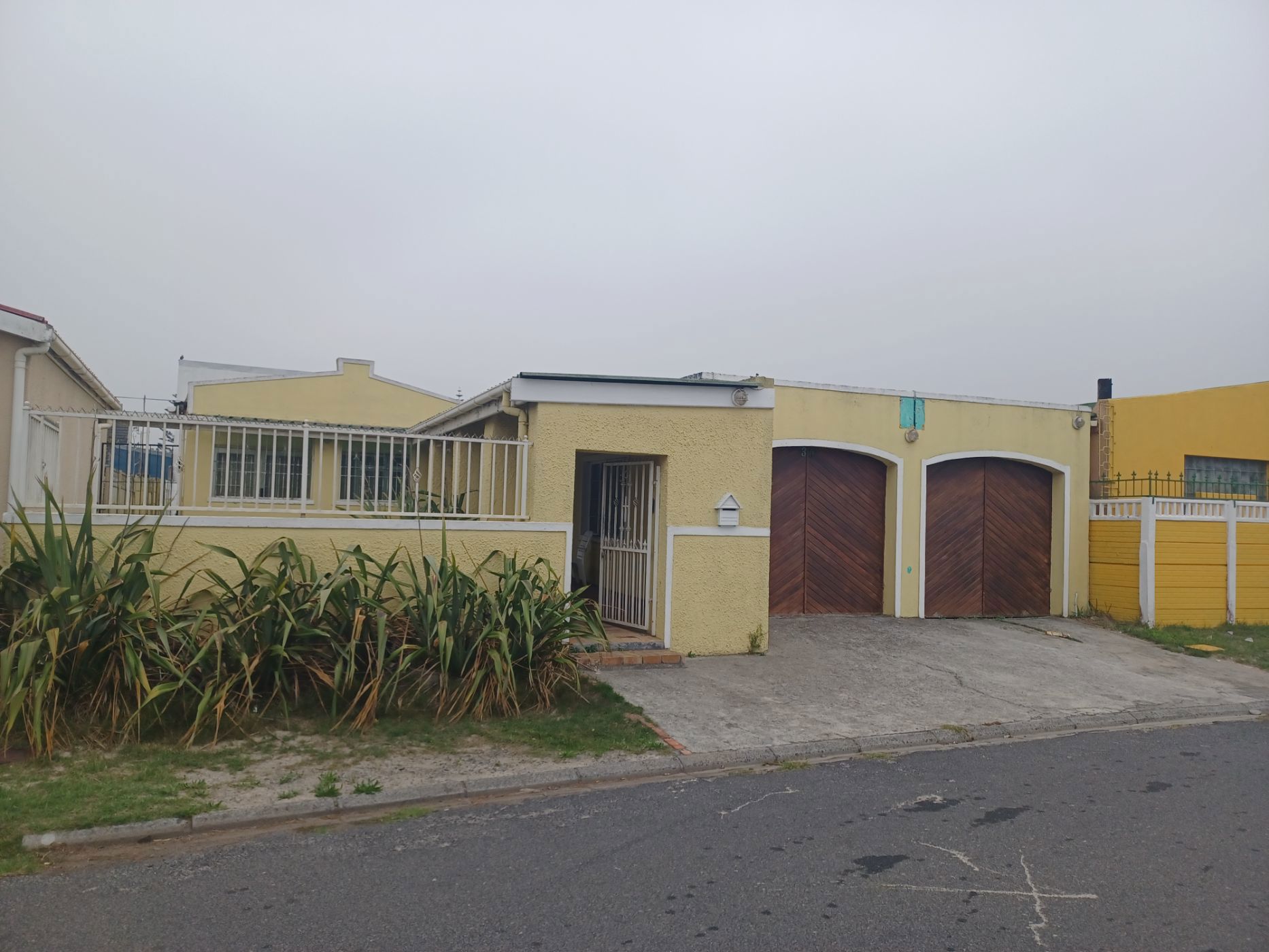 3 bedroom house for sale in Woodlands (Mitchells Plain)