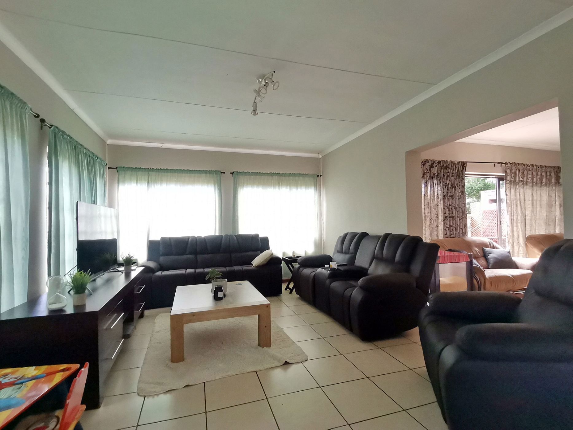 4 bedroom security complex home for sale in Lydenburg (Mashishing)