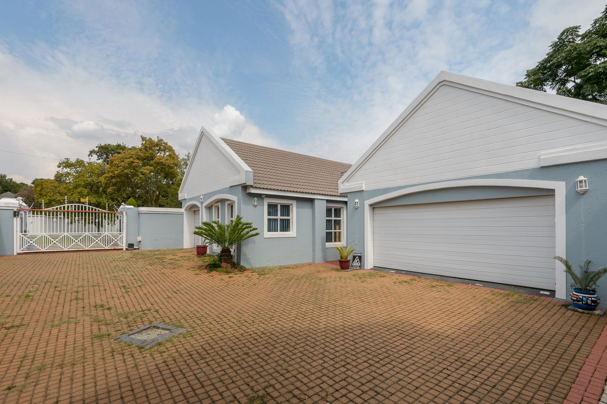 3 bedroom security complex home for sale in Northcliff (Johannesburg)