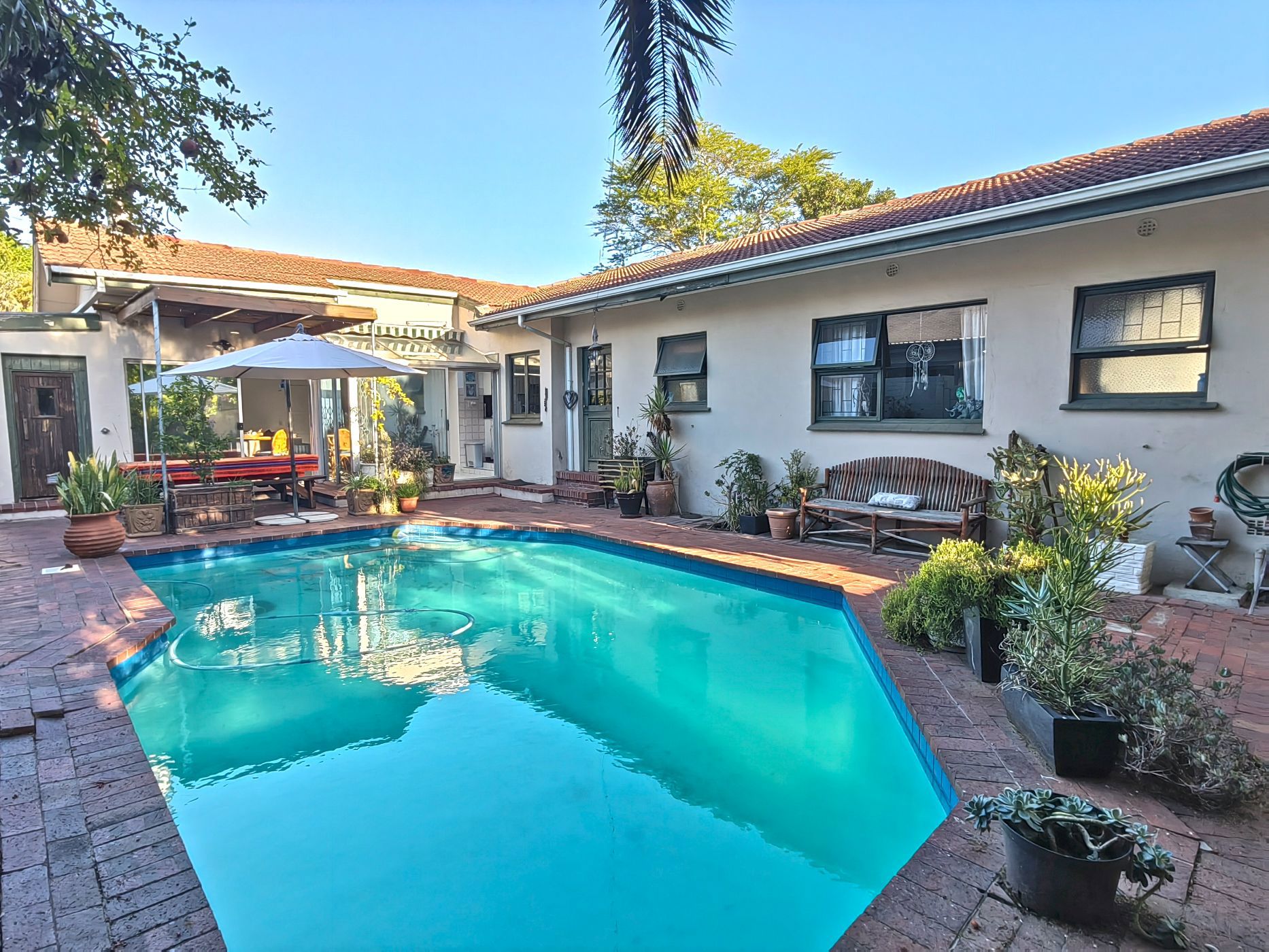 4 Bedroom House For Sale Panorama (Parow) 1PLA1653994 Pam Golding