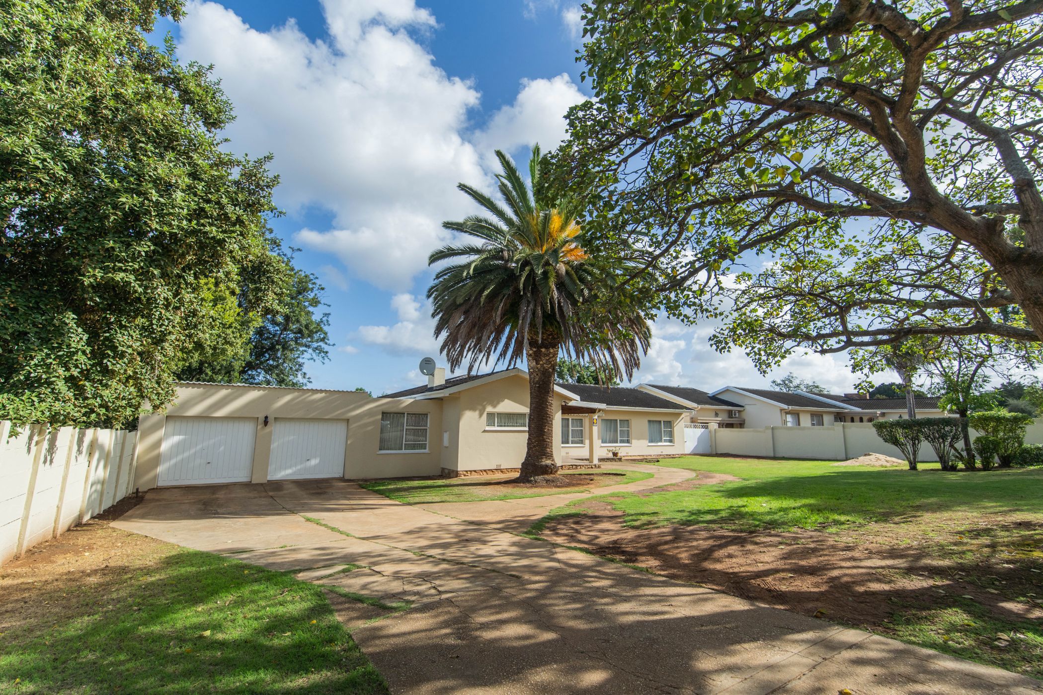 4 Bedroom House For Sale Vanes Estate 1UK1653992 Pam Golding