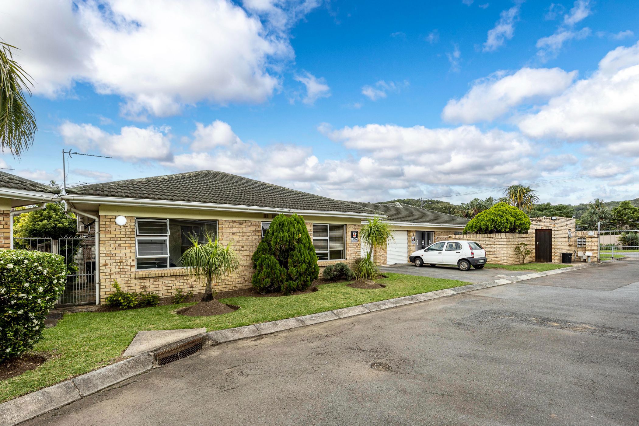 3 Bedroom Townhouse For Sale Abbotsford (East London) 1ET1652883