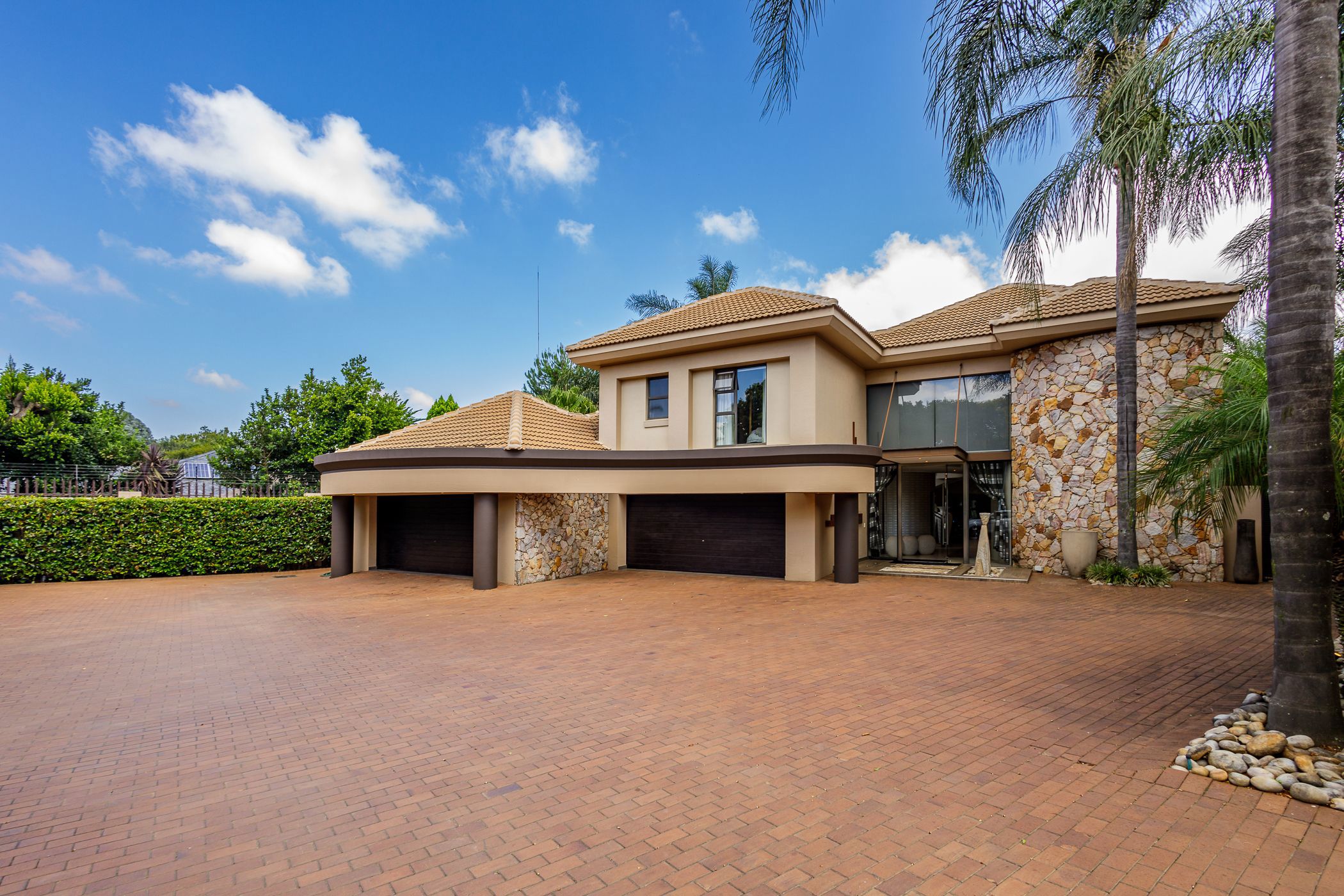 4 bedroom double-storey cluster for sale in Bedfordview