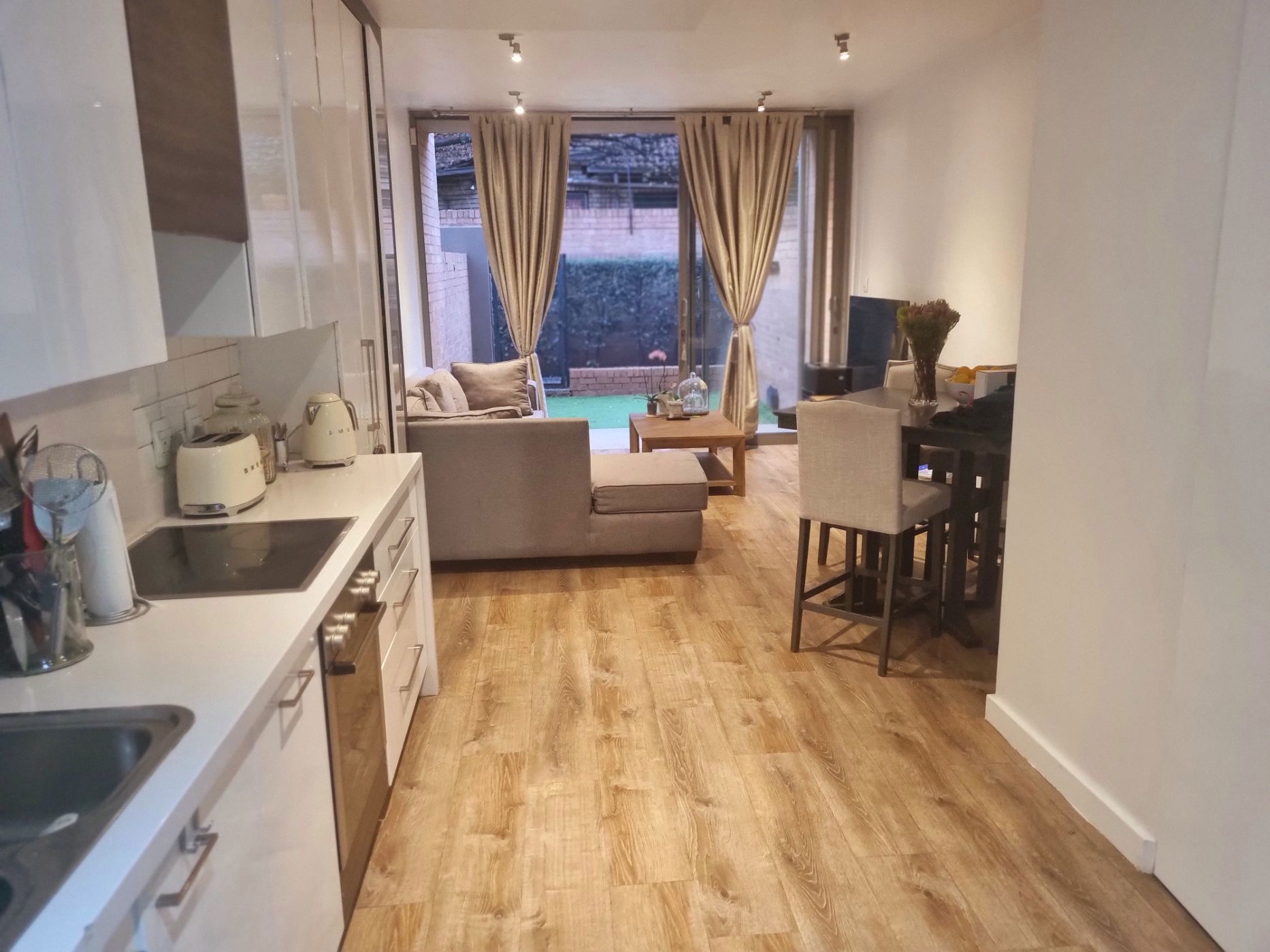 2 Bedroom Apartment For Sale Menlo Park PT1659471 Pam Golding