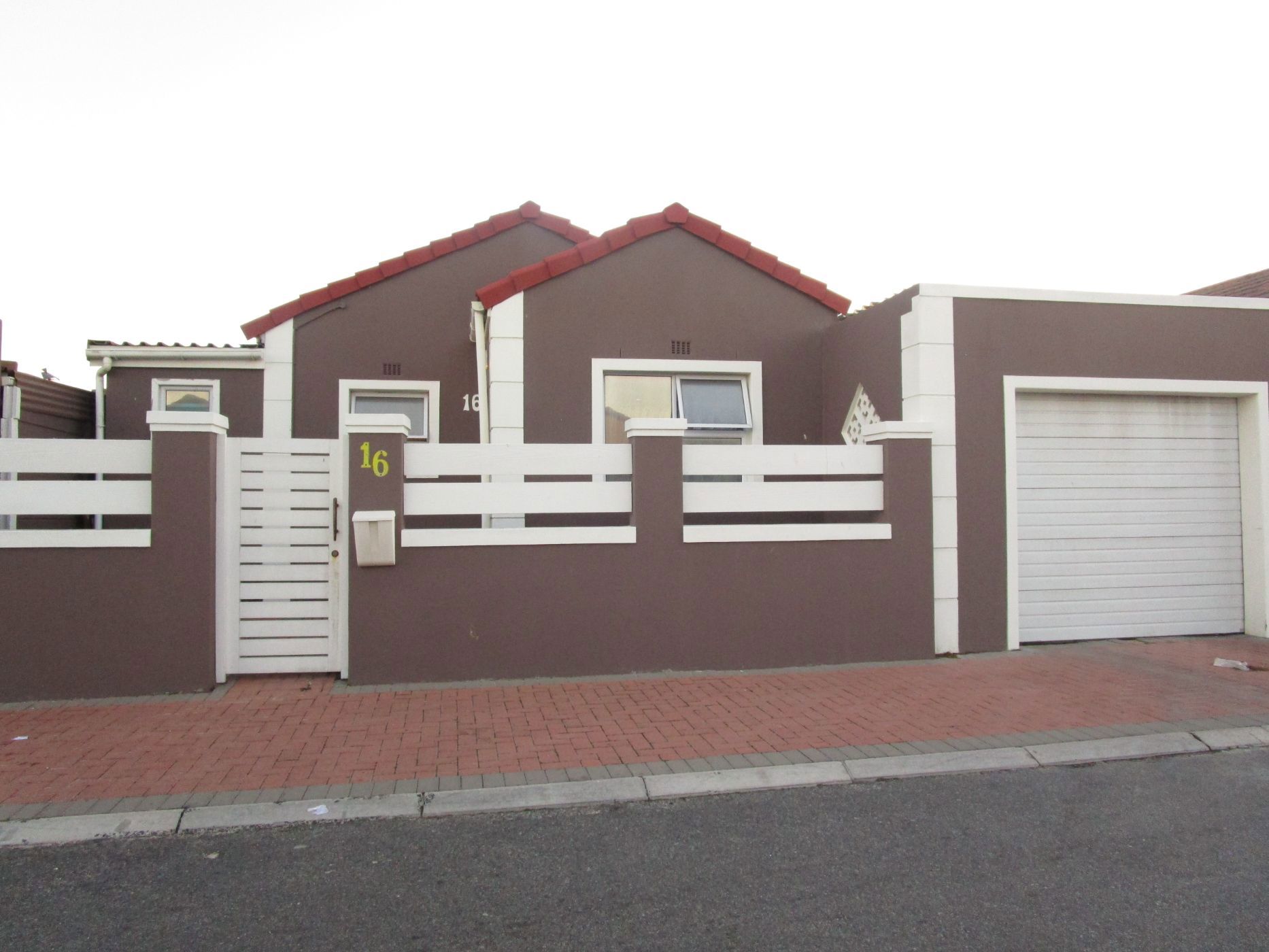 3 bedroom house for sale in Bayview (Strandfontein)