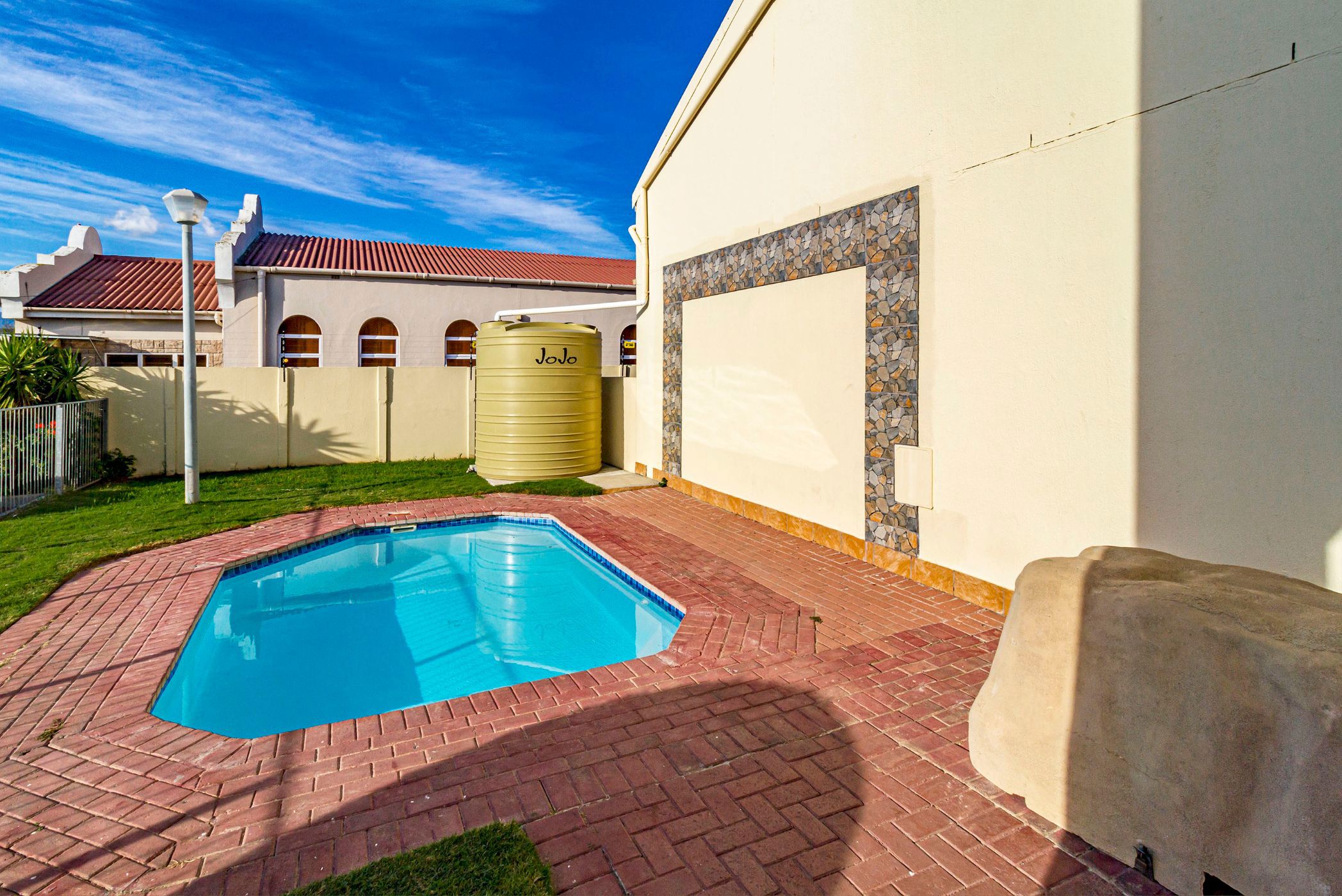 2 Bedroom Apartment For Sale Whispering Pines SW1657172 Pam