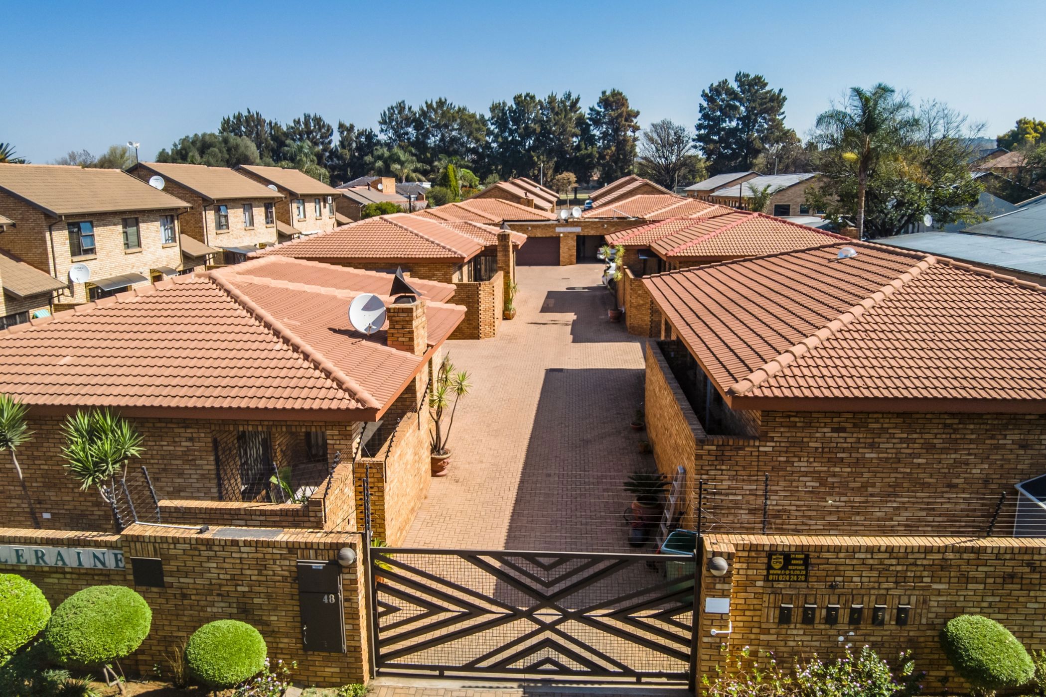 3 Bedroom Townhouse For Sale New Redruth 1AB1657930 Pam Golding