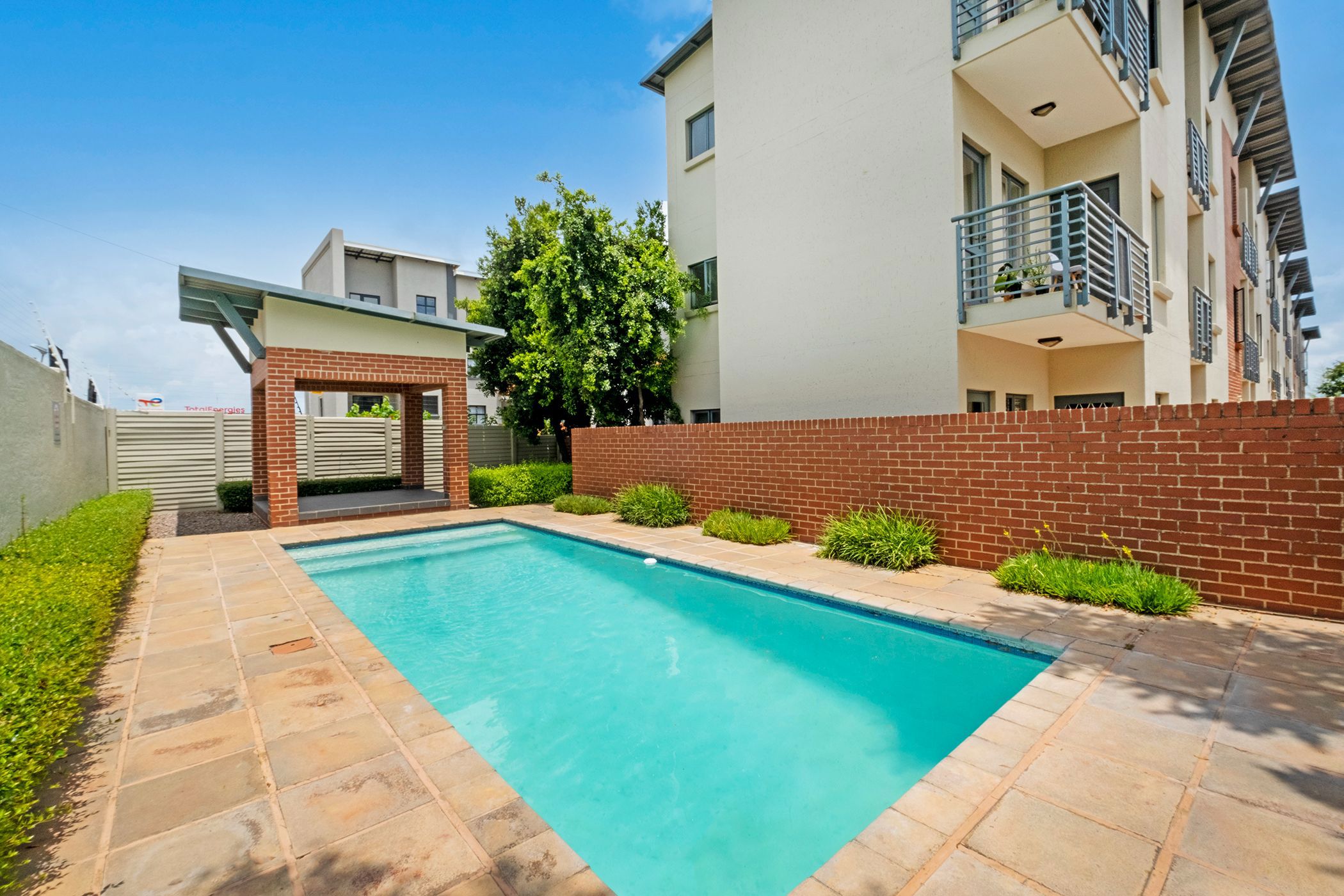 1 Bedroom Apartment For Sale Bank Assisted Sale by Standard Bank