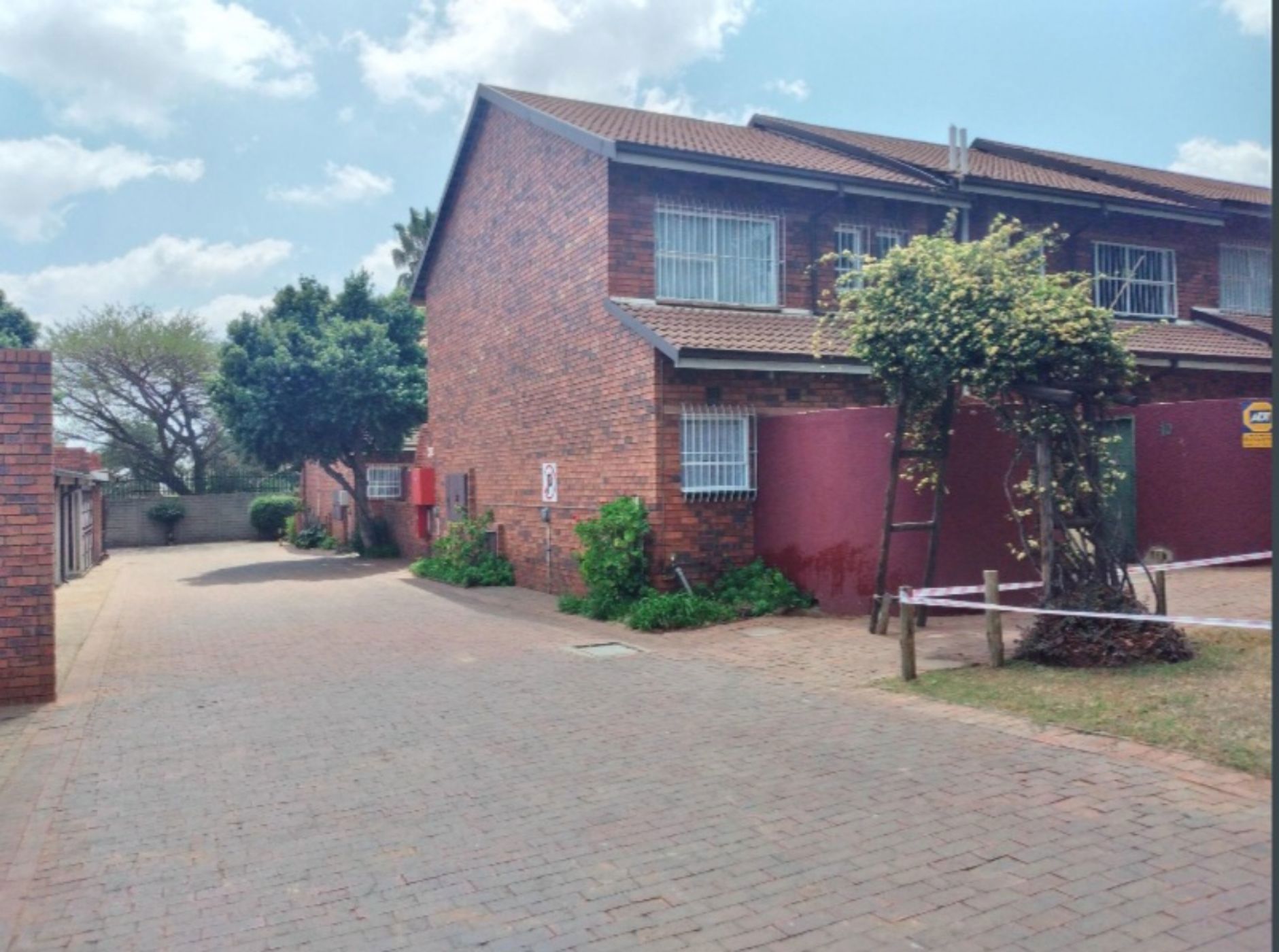 3 bedroom apartment for sale in Witbank Central (eMalahleni Central) 
