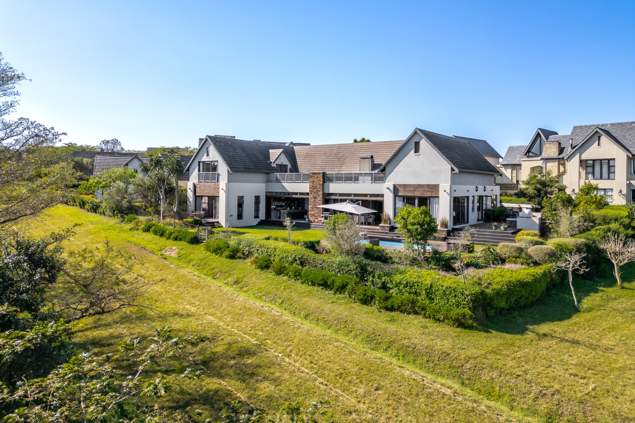 5 bedroom golf estate house for sale in Cotswold Downs Estate