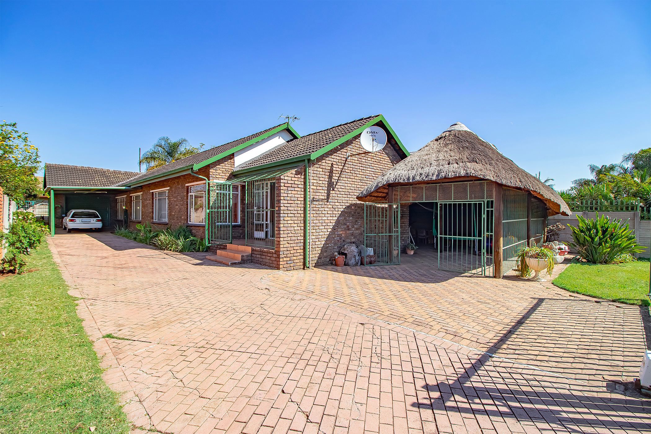 3 Bedroom House For Sale Claremont (Pretoria North) PTM1656207