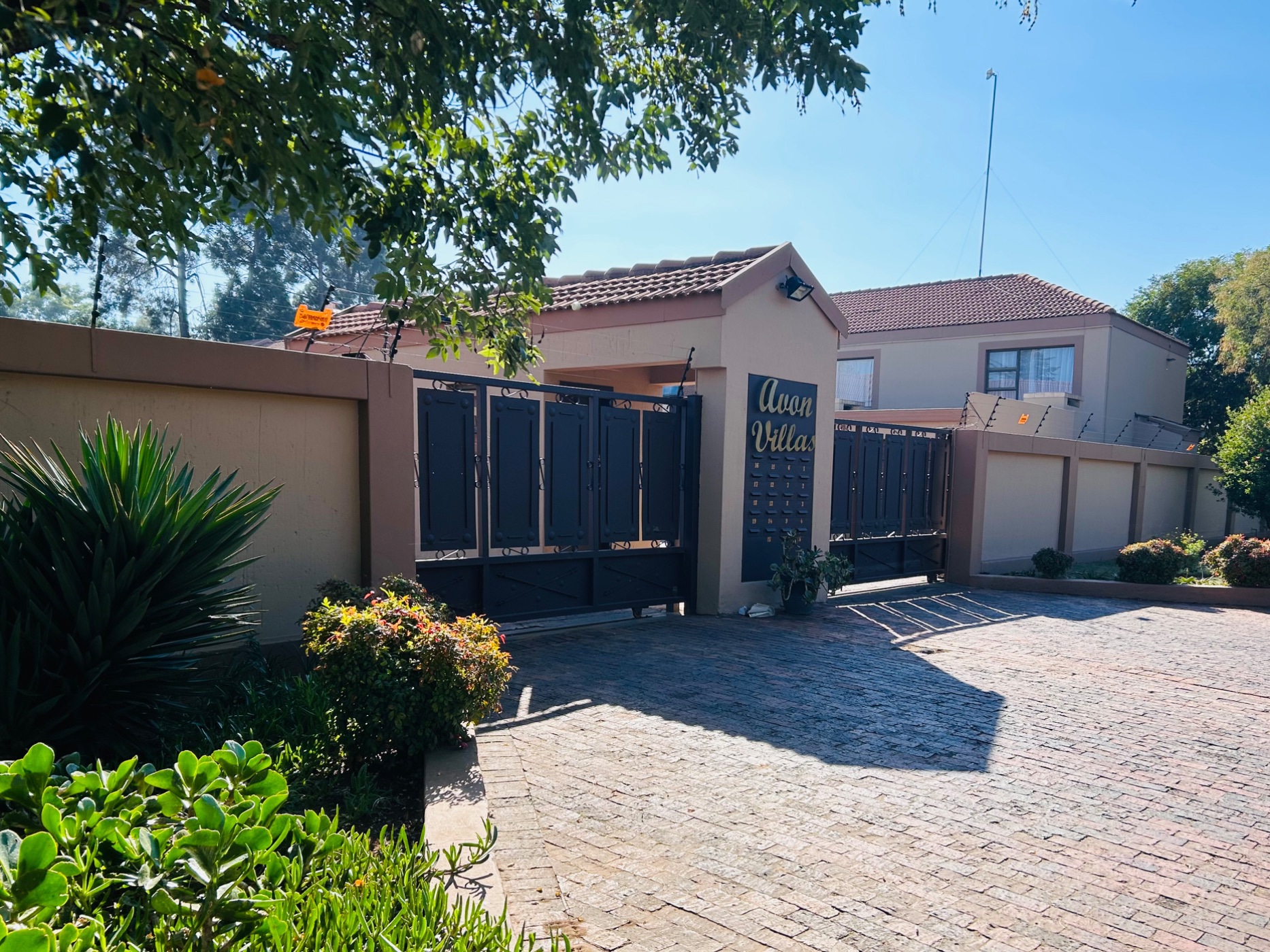 2 Bedroom Townhouse For Sale Three Rivers East 1VT1656514 Pam