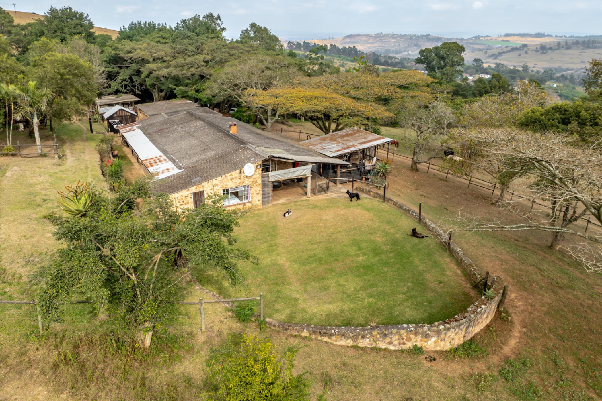 28596 m&sup2; mixed use farm for sale in Cato Ridge