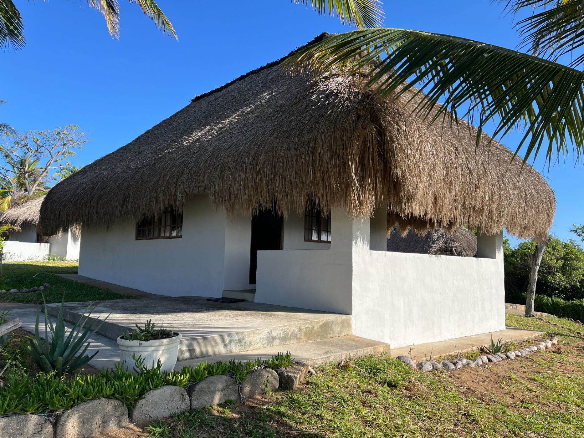 1 bedroom beach bungalow for sale in Morrumbene (Mozambique)