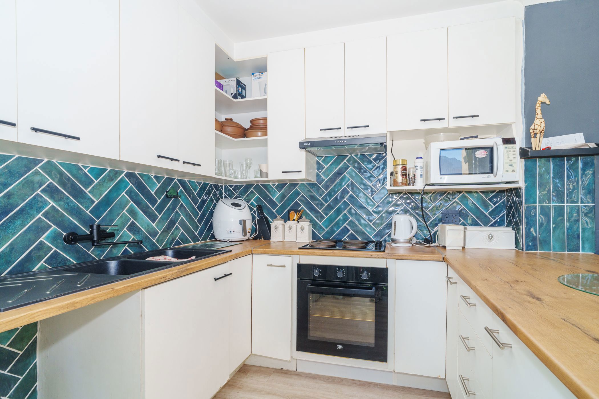 2 Bedroom Apartment For Sale Kenilworth (Cape Town) KW1657969 Pam