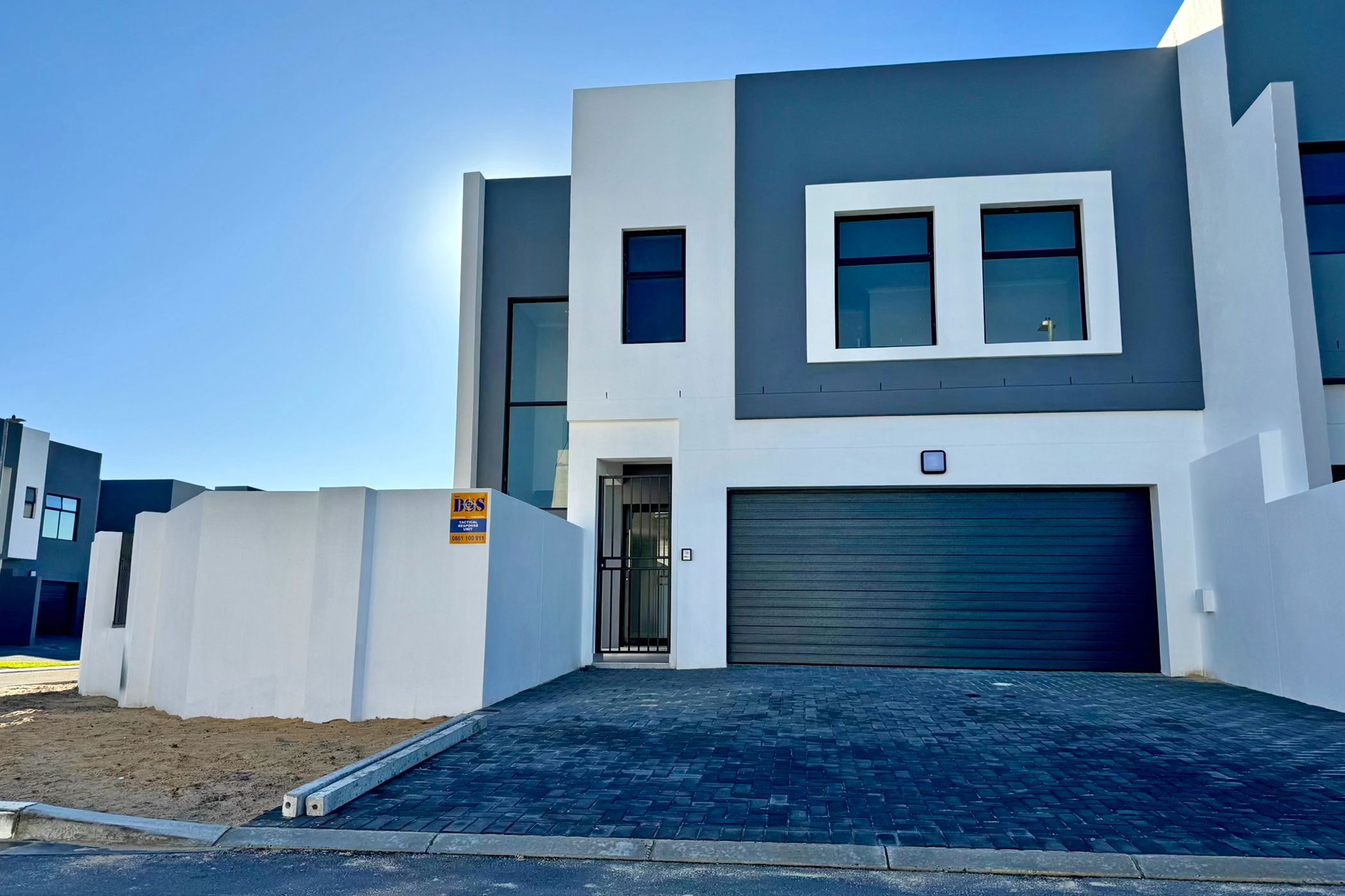 4 Bedroom Doublestorey House For Sale Sandown (Blouberg