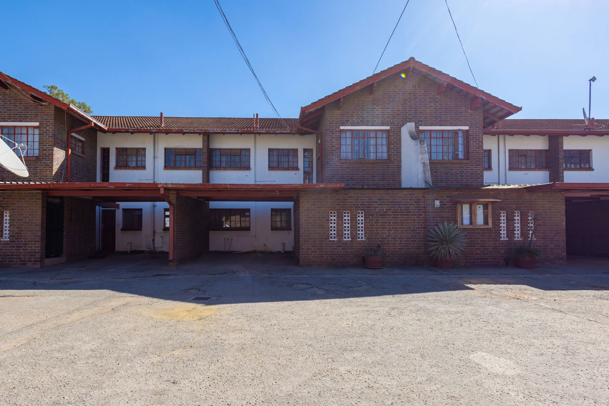 3 bedroom garden apartment for sale in Avenues (Zimbabwe)