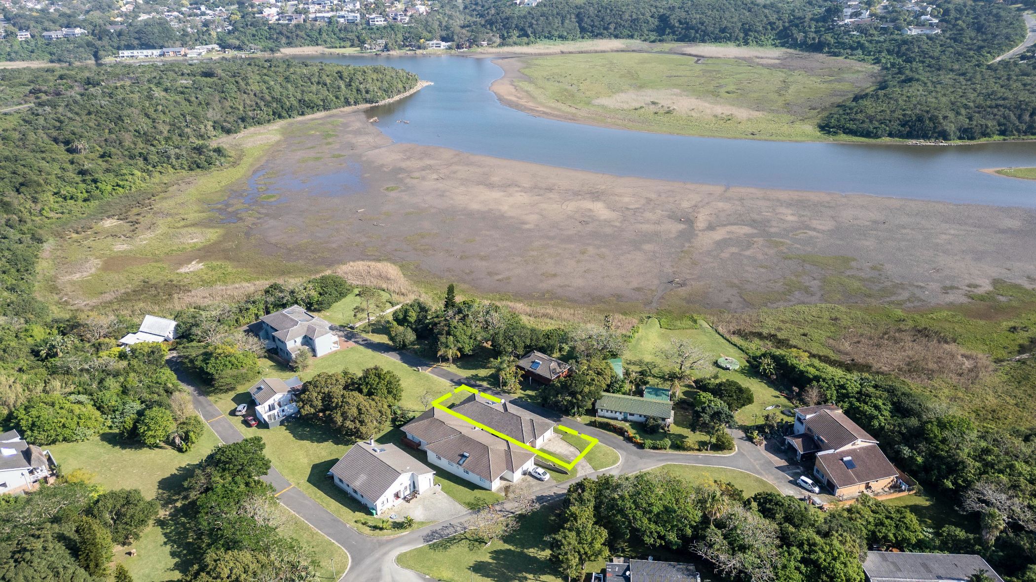 4 Bedroom House For Sale Beacon Bay 1ET1663139 Pam Golding Properties