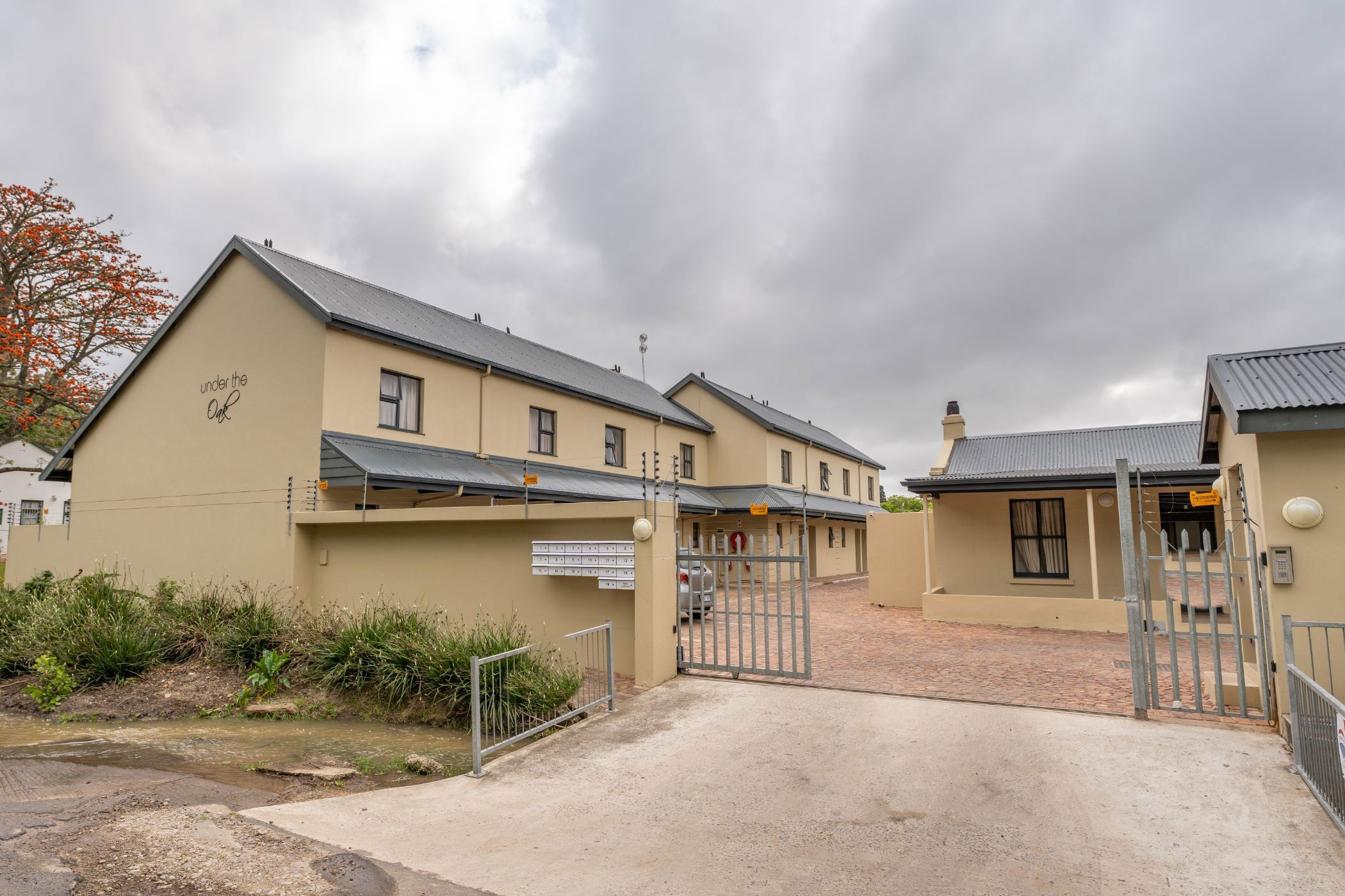 1 bedroom apartment for sale in West Hill (Grahamstown (Makhanda))