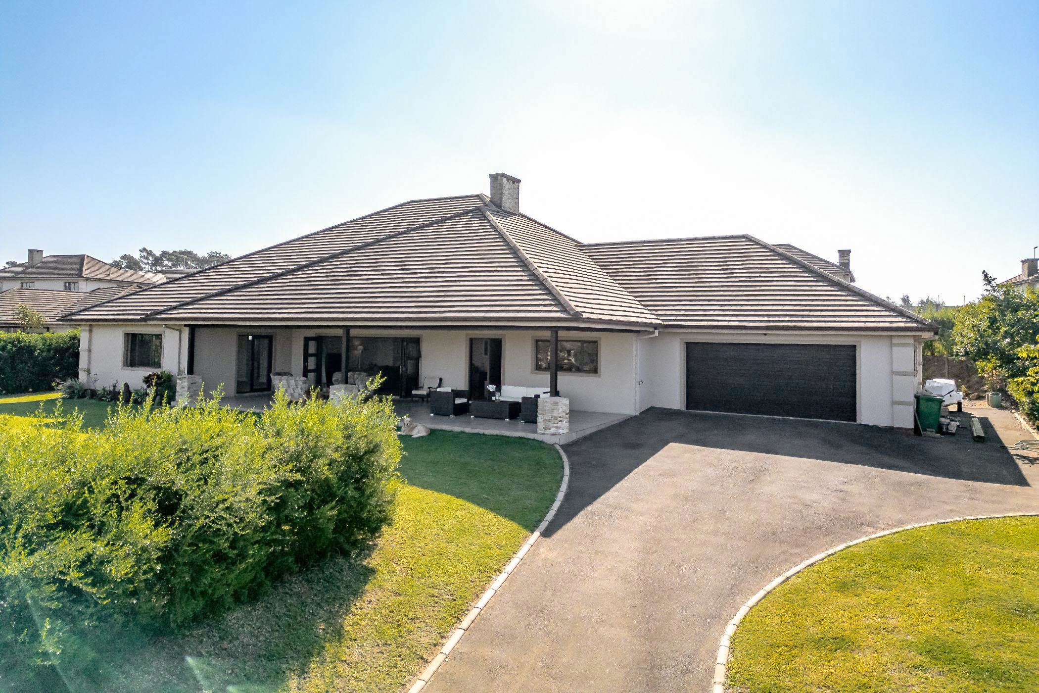 4 bedroom house for sale in Acutts Estate