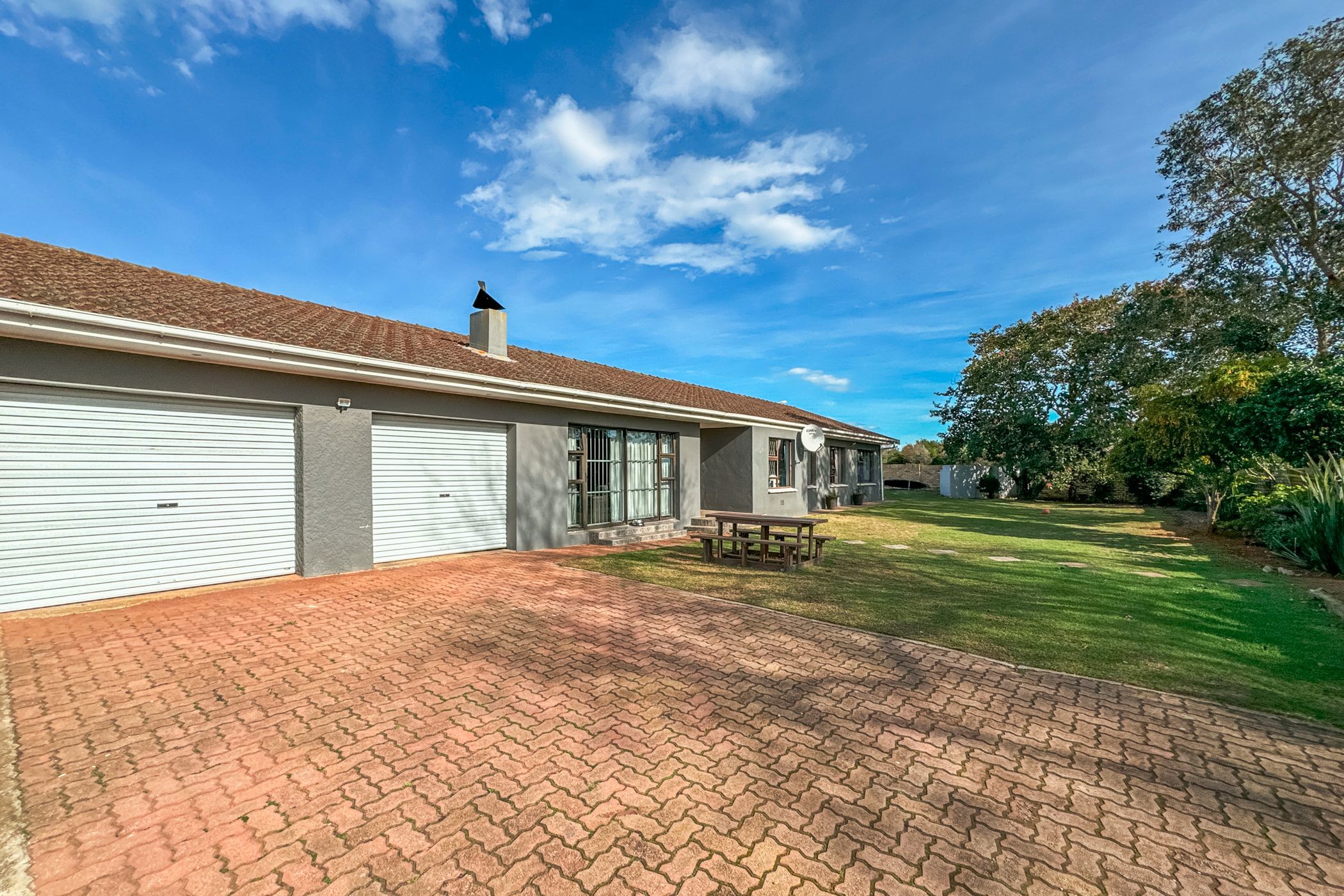 5 bedroom house for sale in Lorraine Manor
