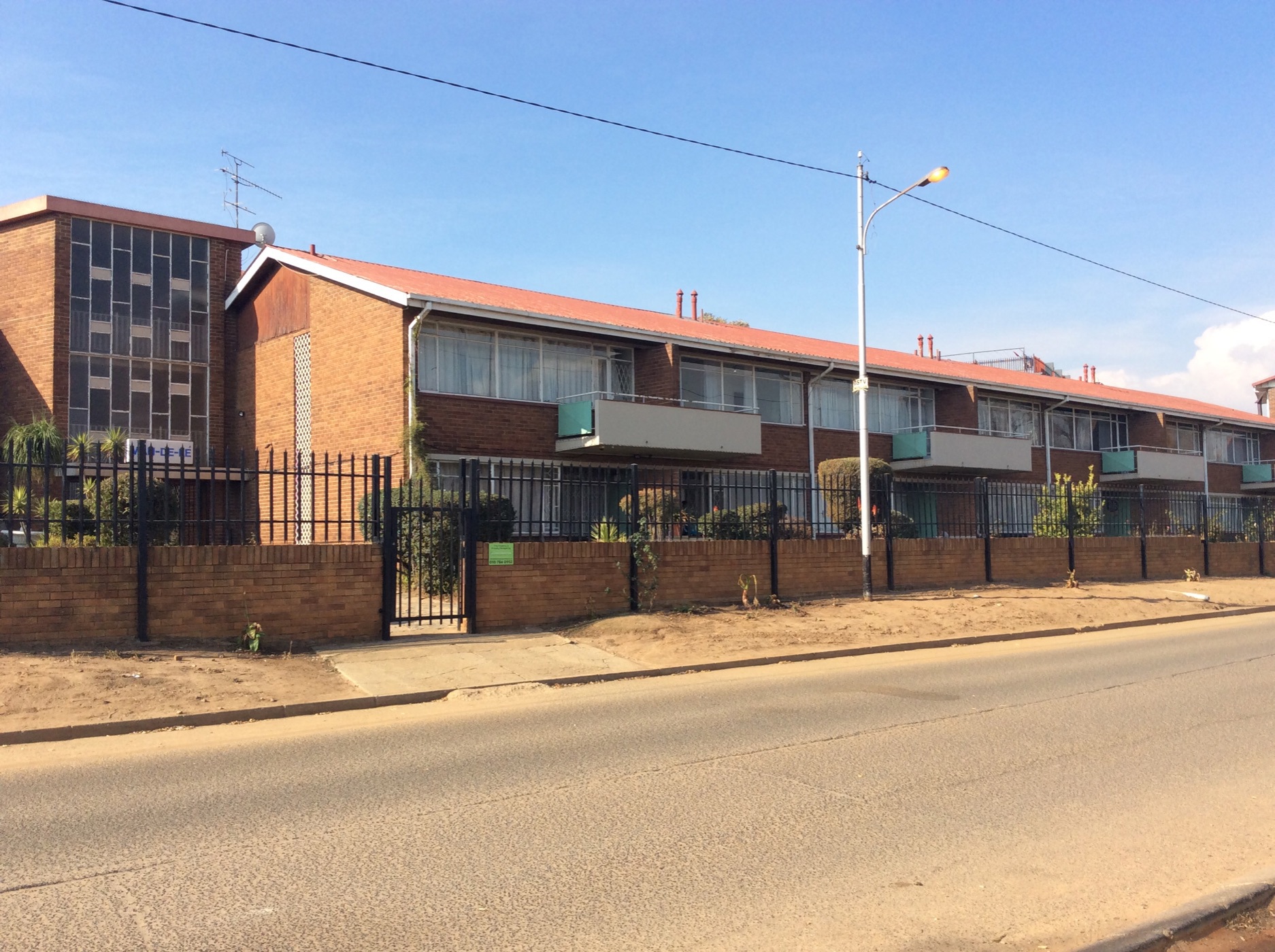 3 bedroom apartment for sale in Florida (Roodepoort)