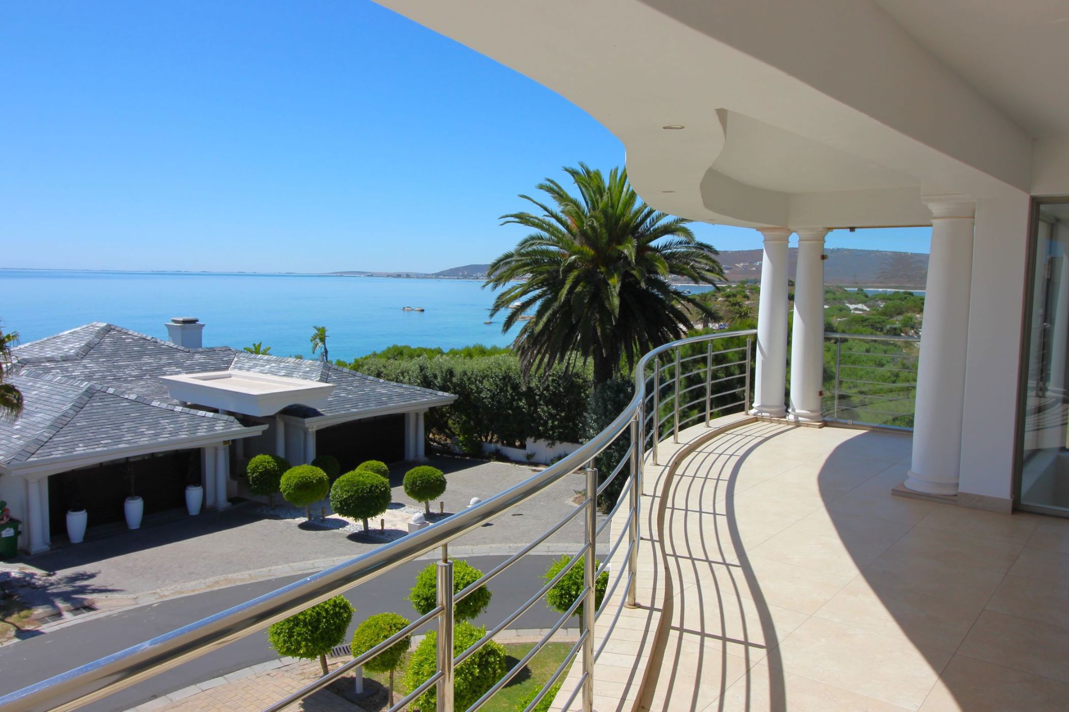 4 bedroom golf estate house for sale in Shelley Point