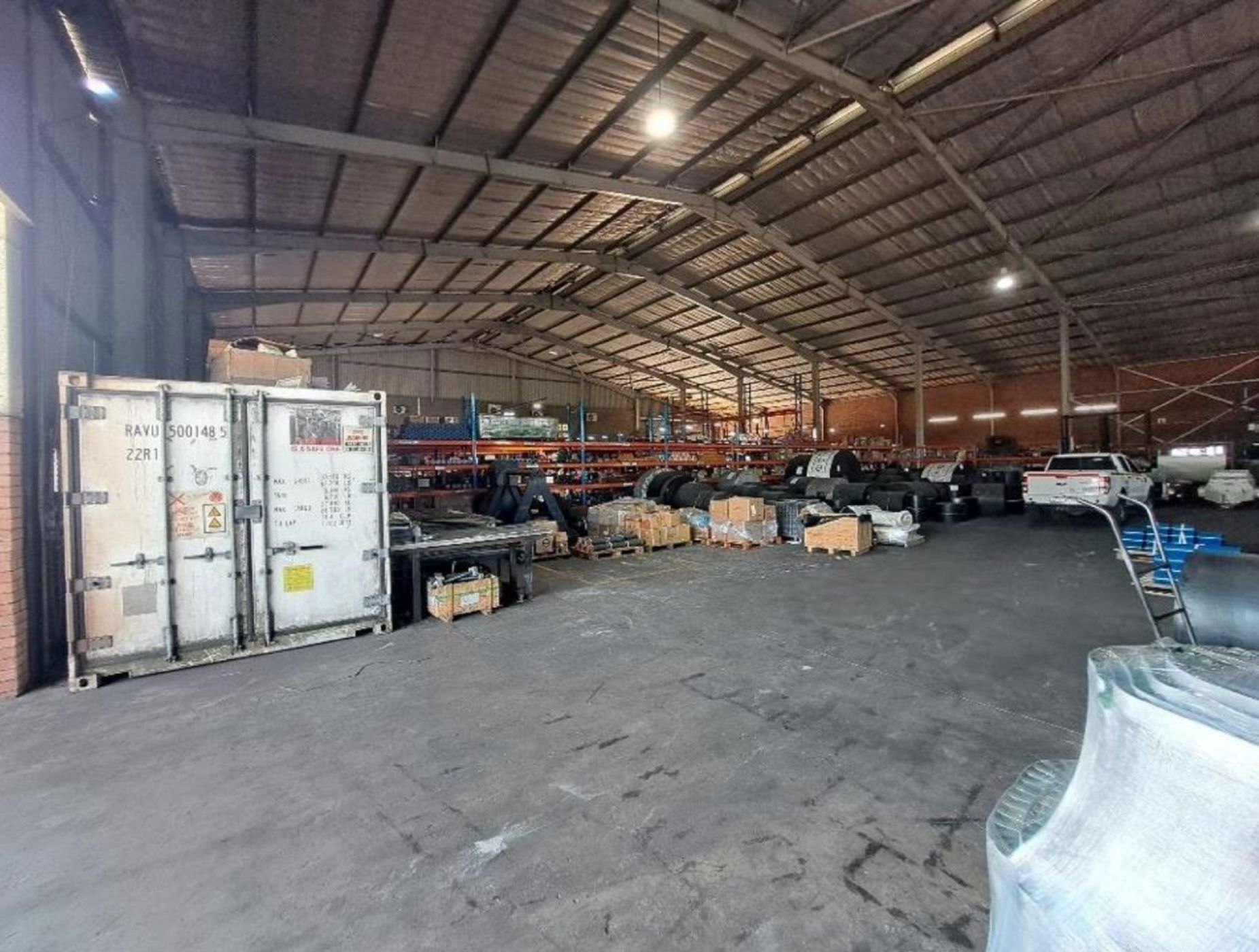 5288 m&sup2; commercial building for sale in Alton