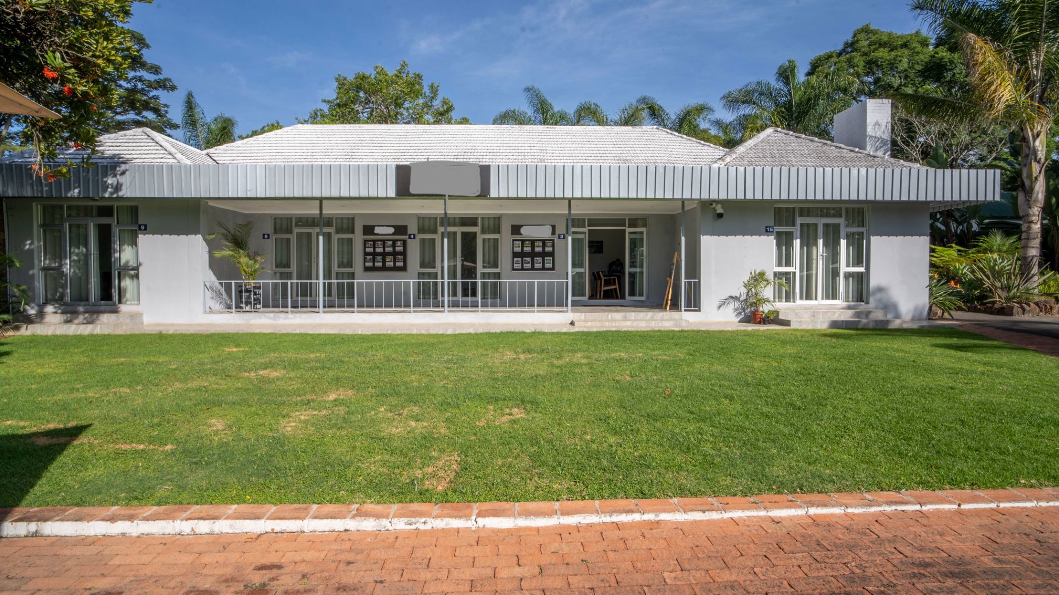 5625 m&sup2; commercial building for sale in Highlands (Zimbabwe)