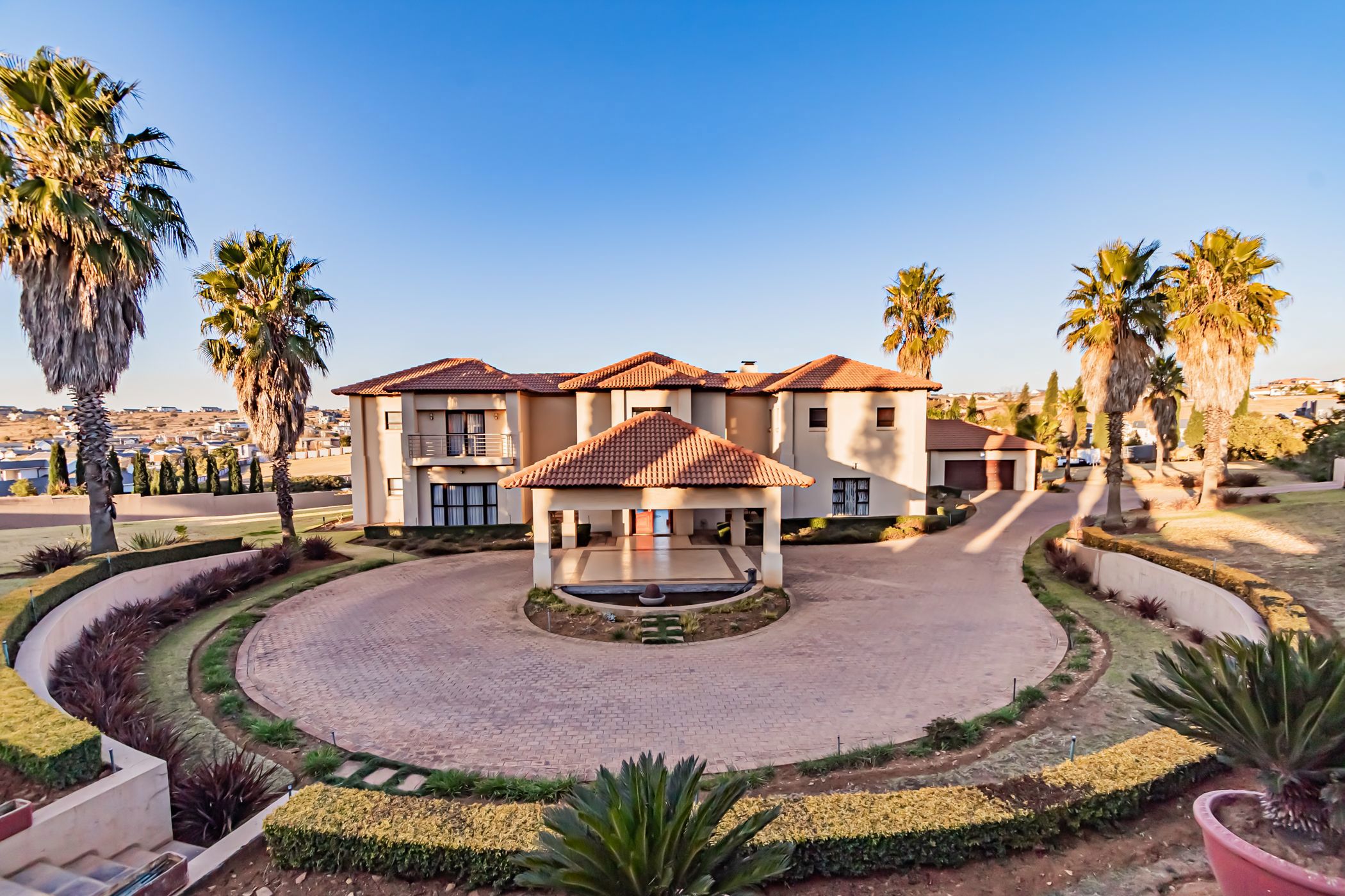 5 bedroom house for sale in Mooikloof Glen