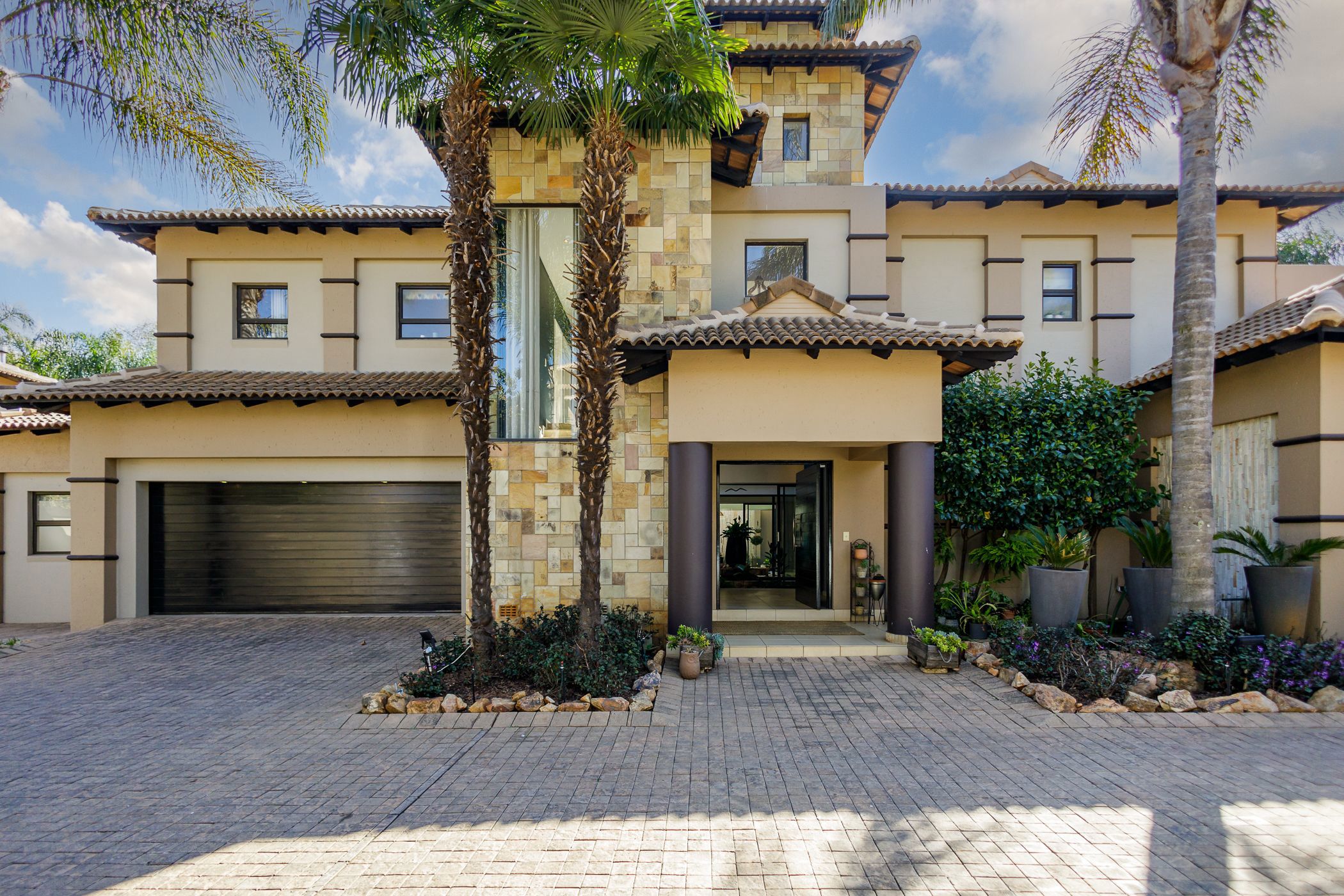 5 bedroom double-storey cluster for sale in Bedfordview
