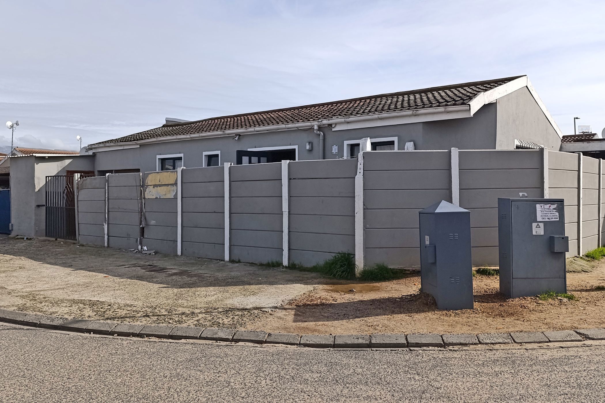 2 bedroom house for sale in Phoenix  (Milnerton)
