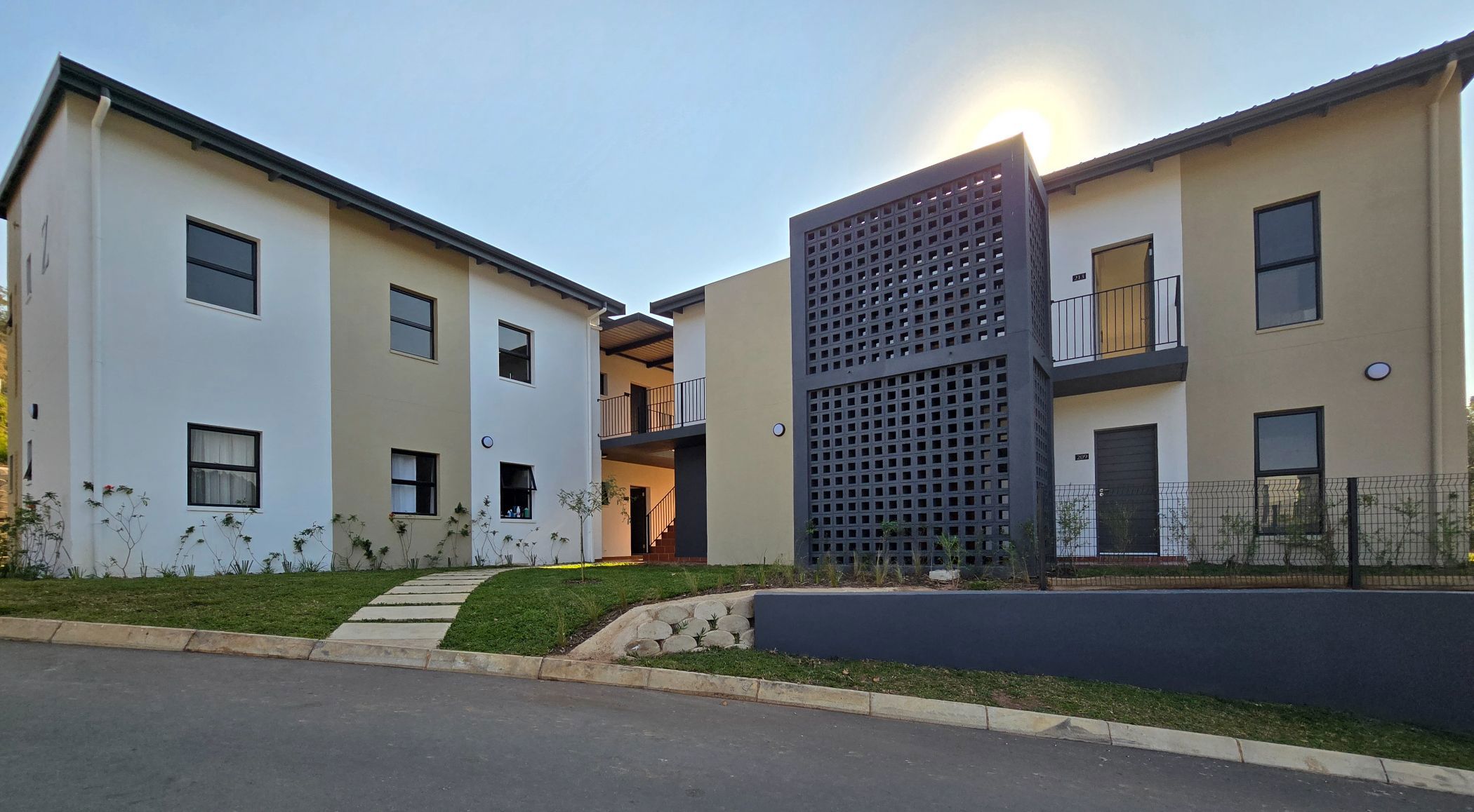 3 bedroom apartment for sale in Waterfall (Upper Highway)