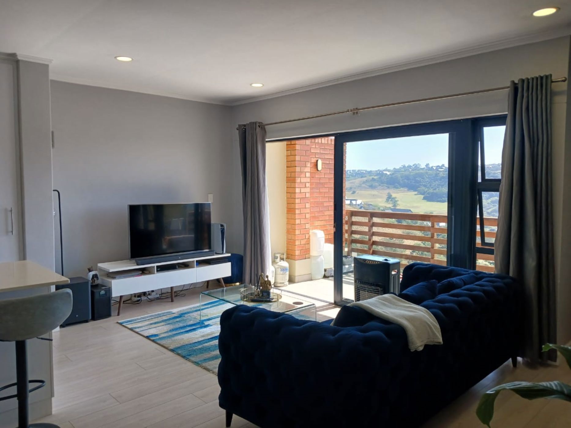 2 bedroom apartment for sale in Waterfall (Upper Highway)