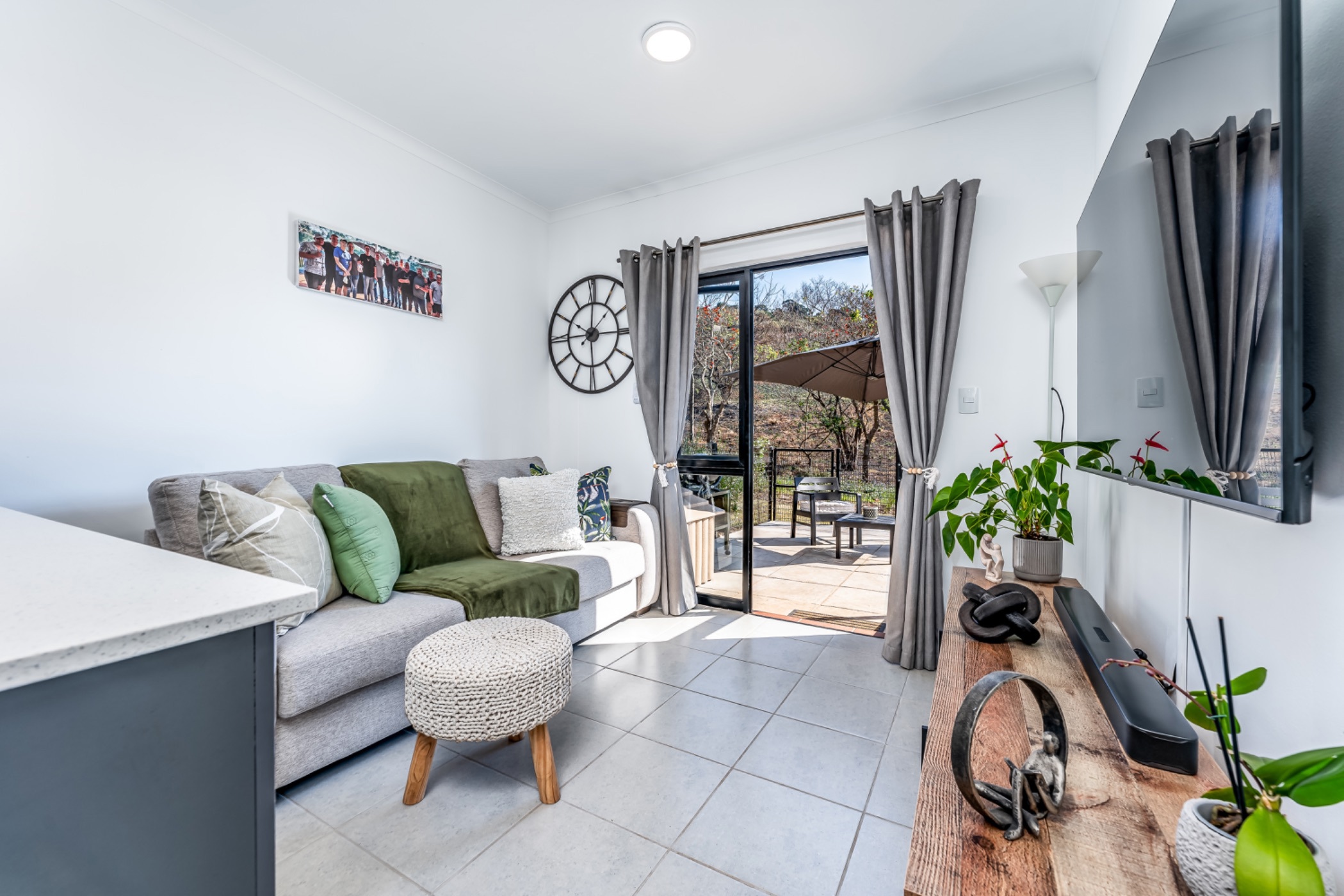 2 bedroom apartment for sale in Waterfall (Upper Highway)