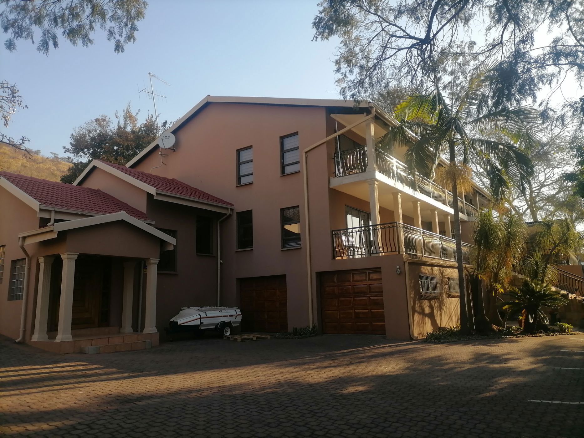 10 bedroom double-storey house for sale in Montana Park