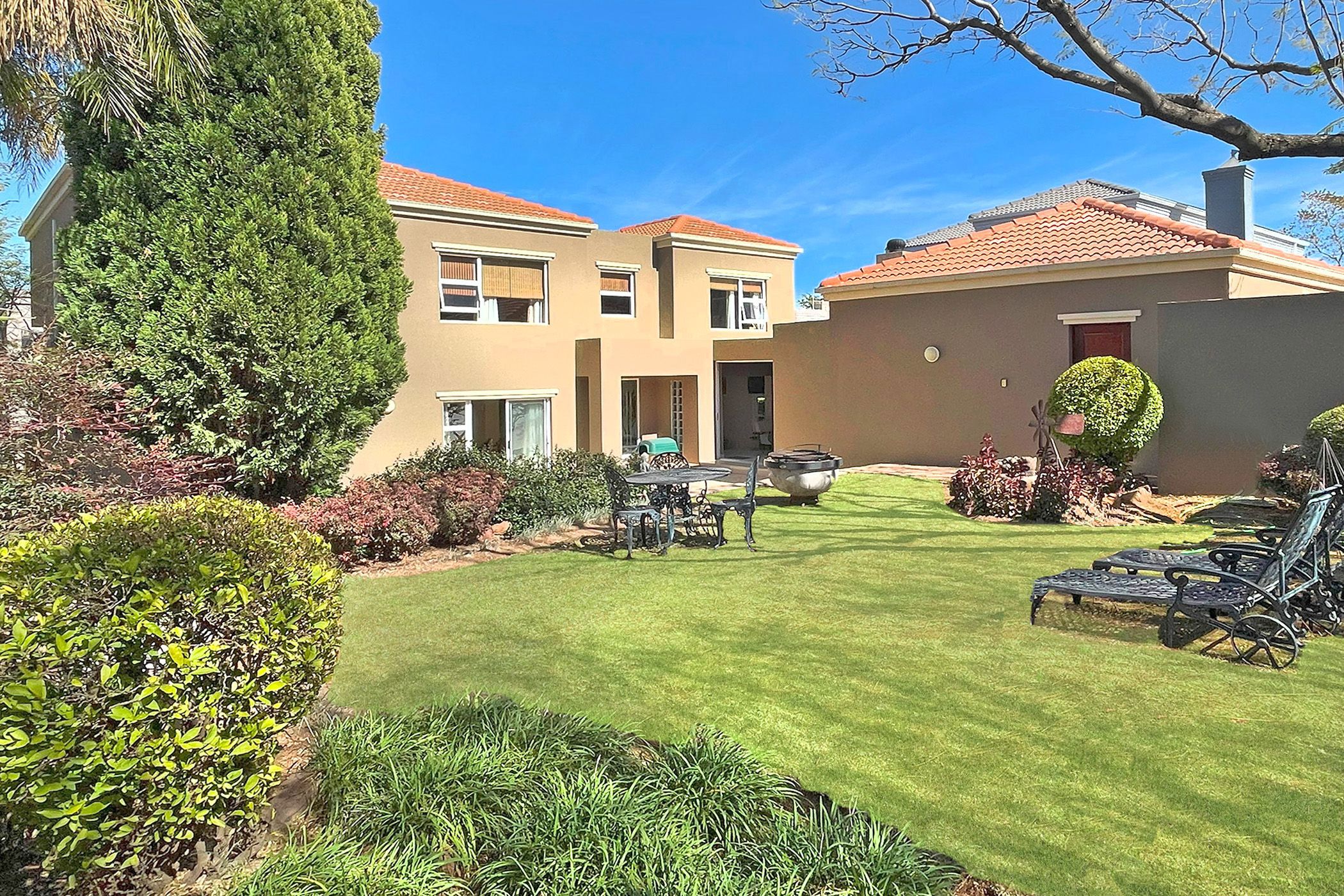 3 bedroom double-storey house for sale in Kyalami Estates
