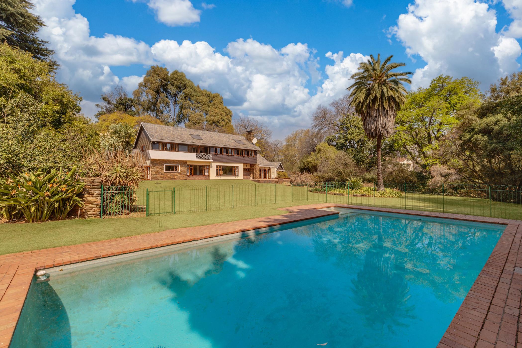 4 Bedroom House For Sale | Houghton Estate | HP1704680 | Pam Golding